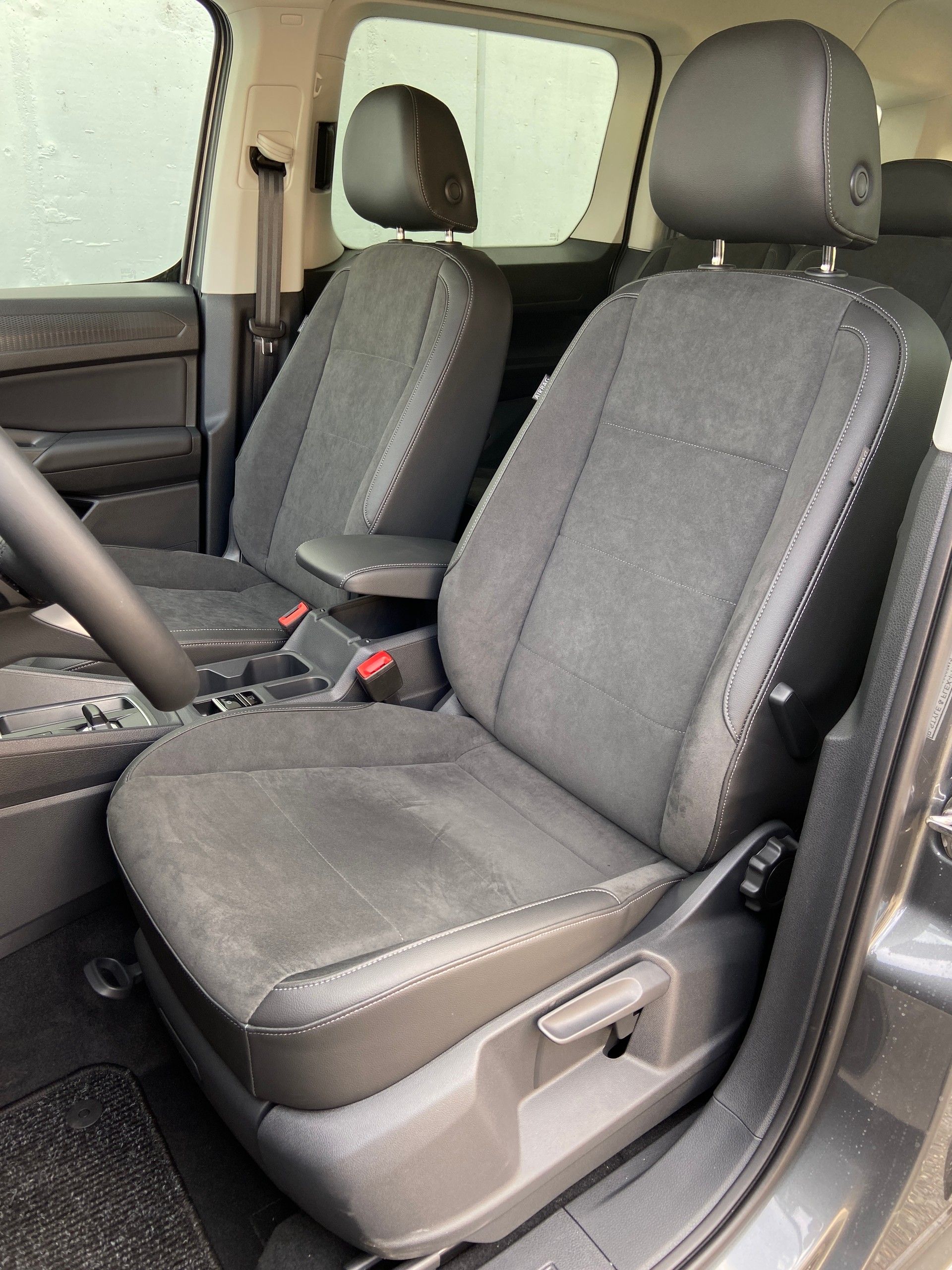 VW Caddy Maxi Kombi Premium 1.5 TSI DSG Rollstuhltransport 5+1 Plätze-image-7