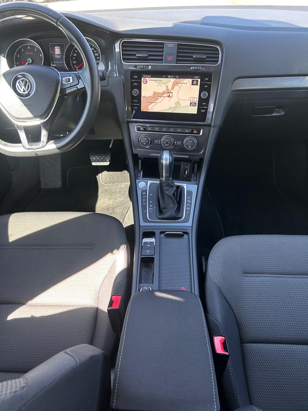 VW Golf 1.5 TSI EVO Comfortline DSG-image-11
