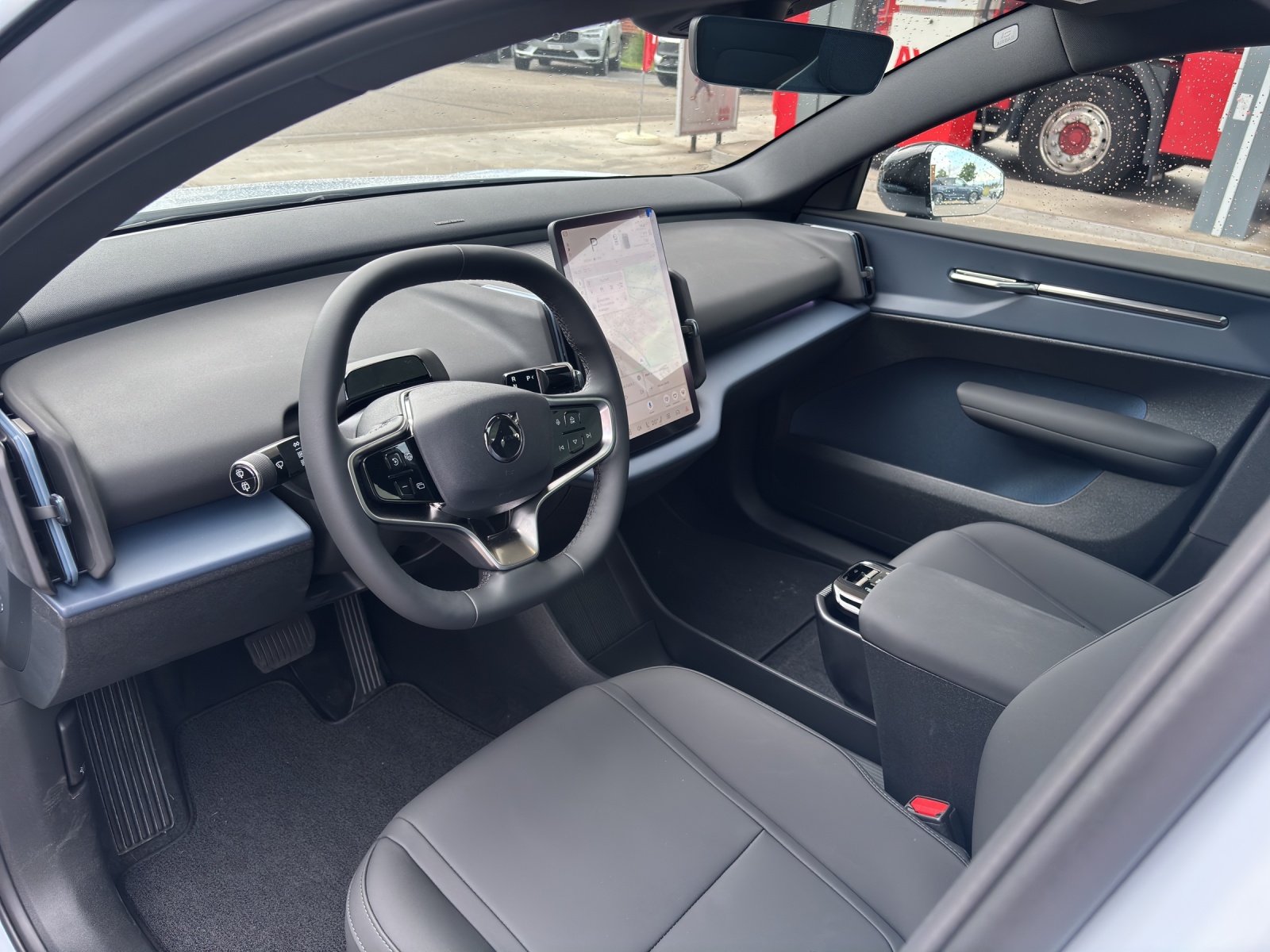 VOLVO EX30 E60 Twin Ultra Performance AWD-image-8