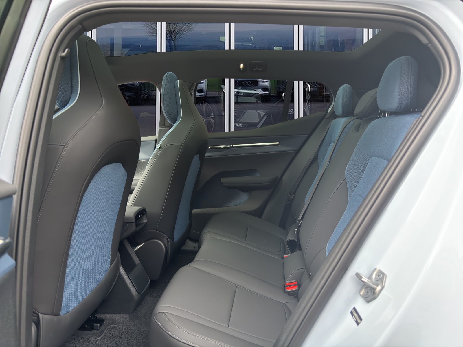 VOLVO EX30 E60 Twin Ultra Performance AWD-image-12