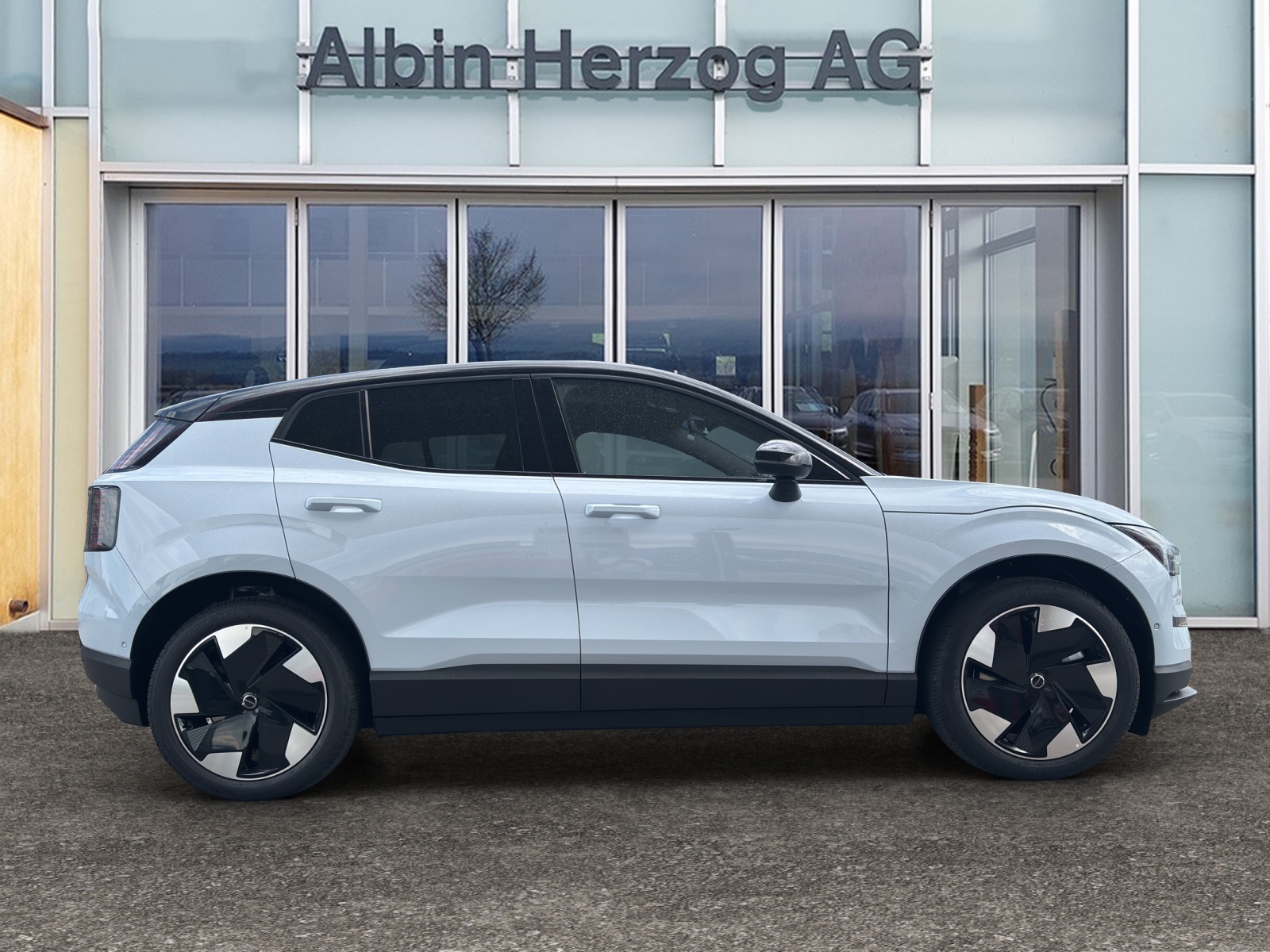 VOLVO EX30 E60 Twin Ultra Performance AWD-image-4