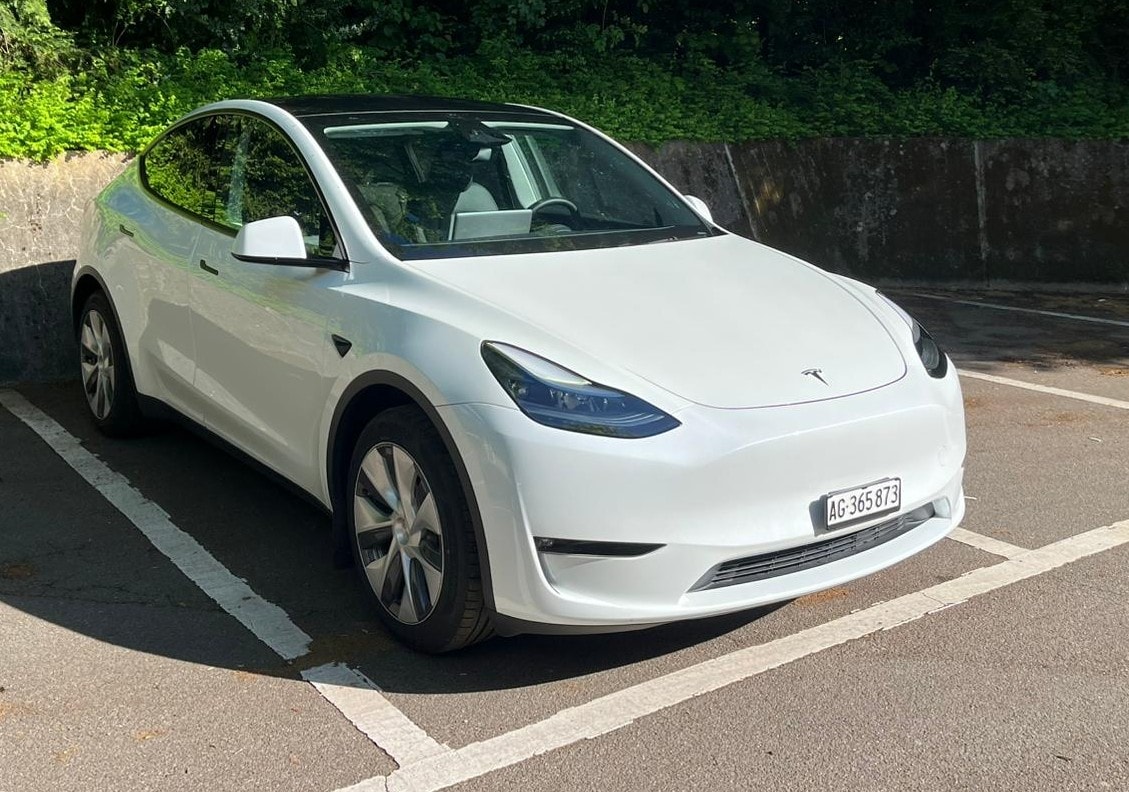 TESLA Model Y long range AWD dual motor