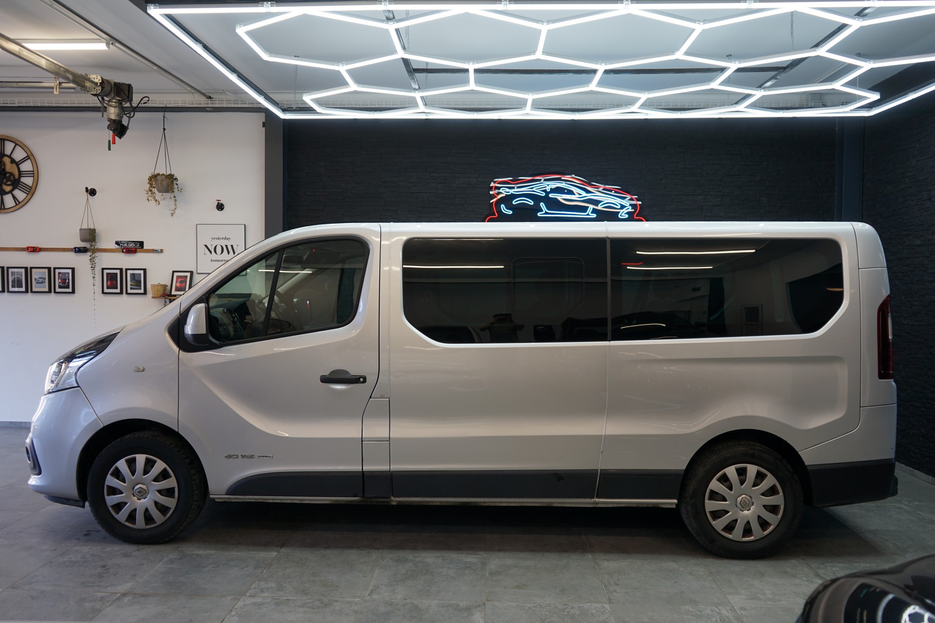 RENAULT Trafic ENERGY dCi 145 Grand Passenger Dynamique-showroom-element-1