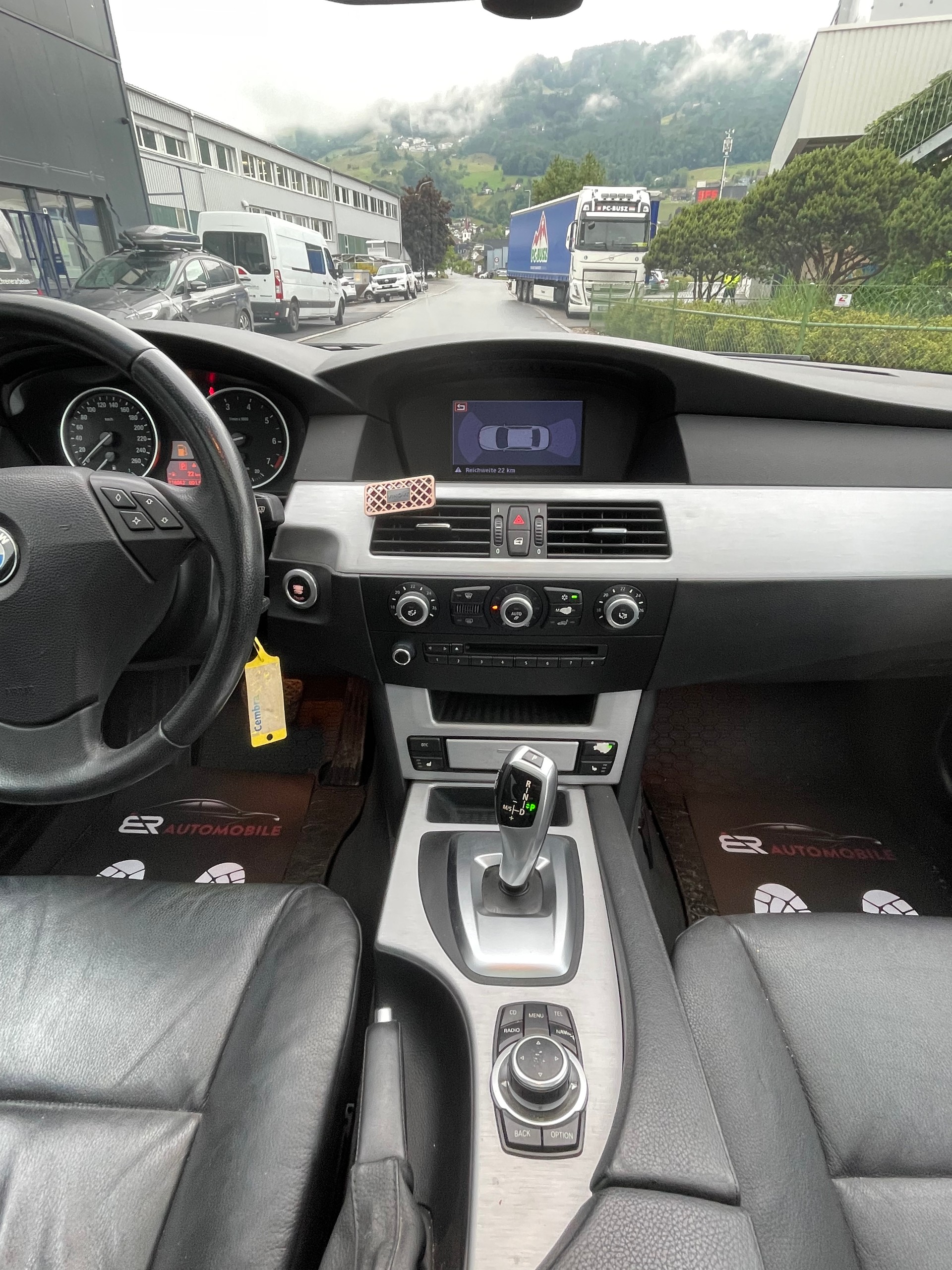 BMW 523i Steptronic-image-11