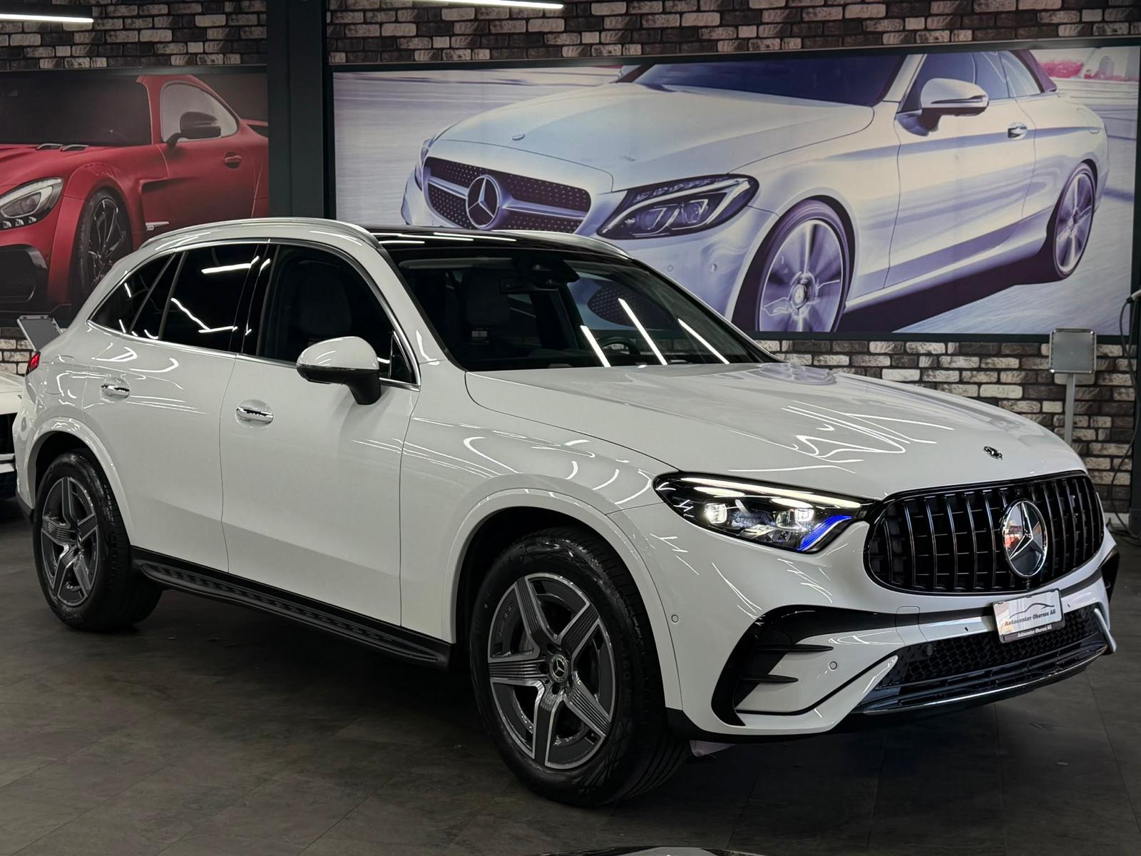 MERCEDES-BENZ GLC 300 AMG Line | AHK |AIRMATIC | Hinterachslenkung | DISTRONIC | 360° Kamera | KEYLESS-GO | Panoramadach-showroom-element-1
