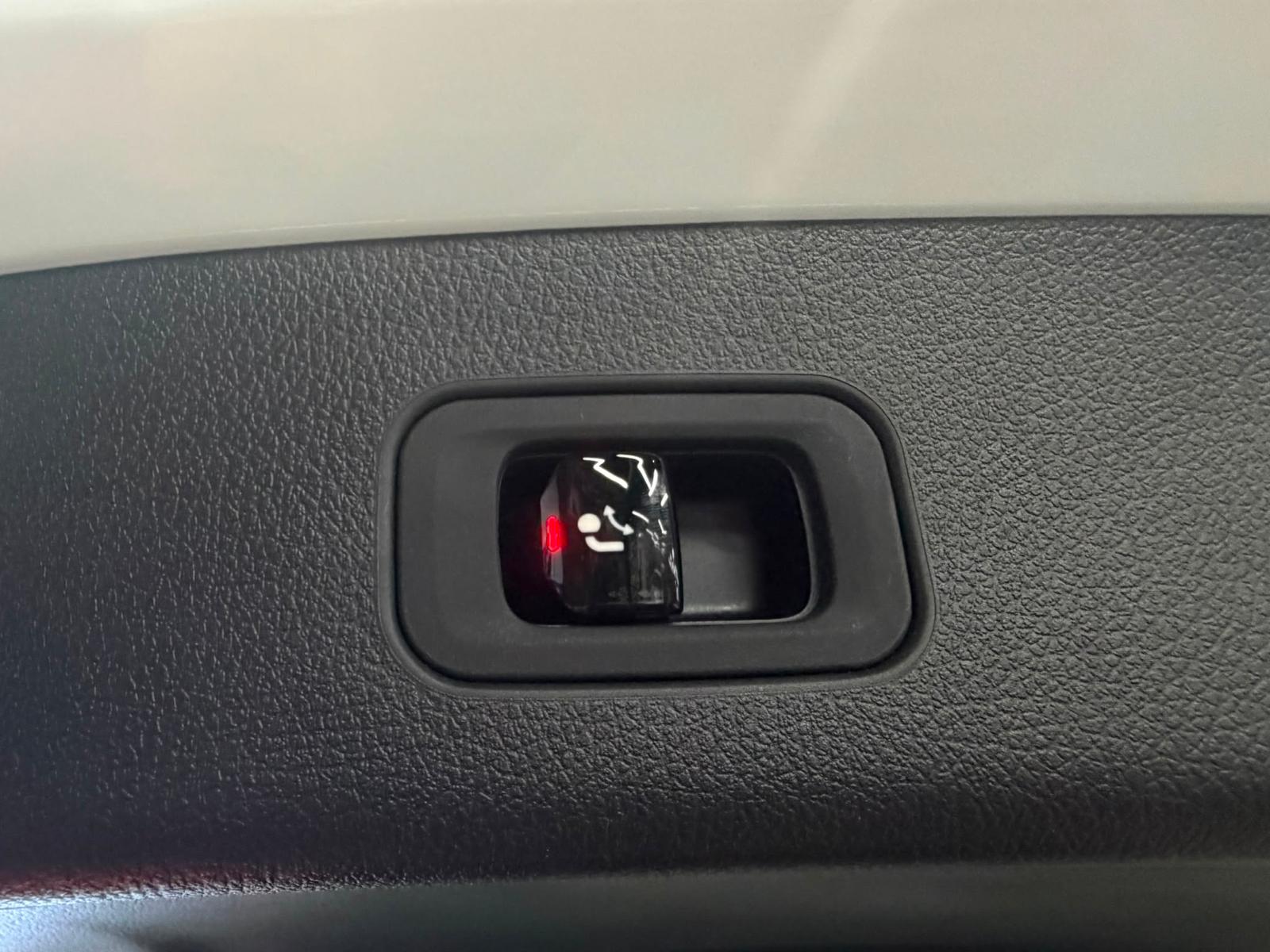 MERCEDES-BENZ GLC 300 AMG Line | AHK |AIRMATIC | Hinterachslenkung | DISTRONIC | 360° Kamera | KEYLESS-GO | Panoramadach-image-28