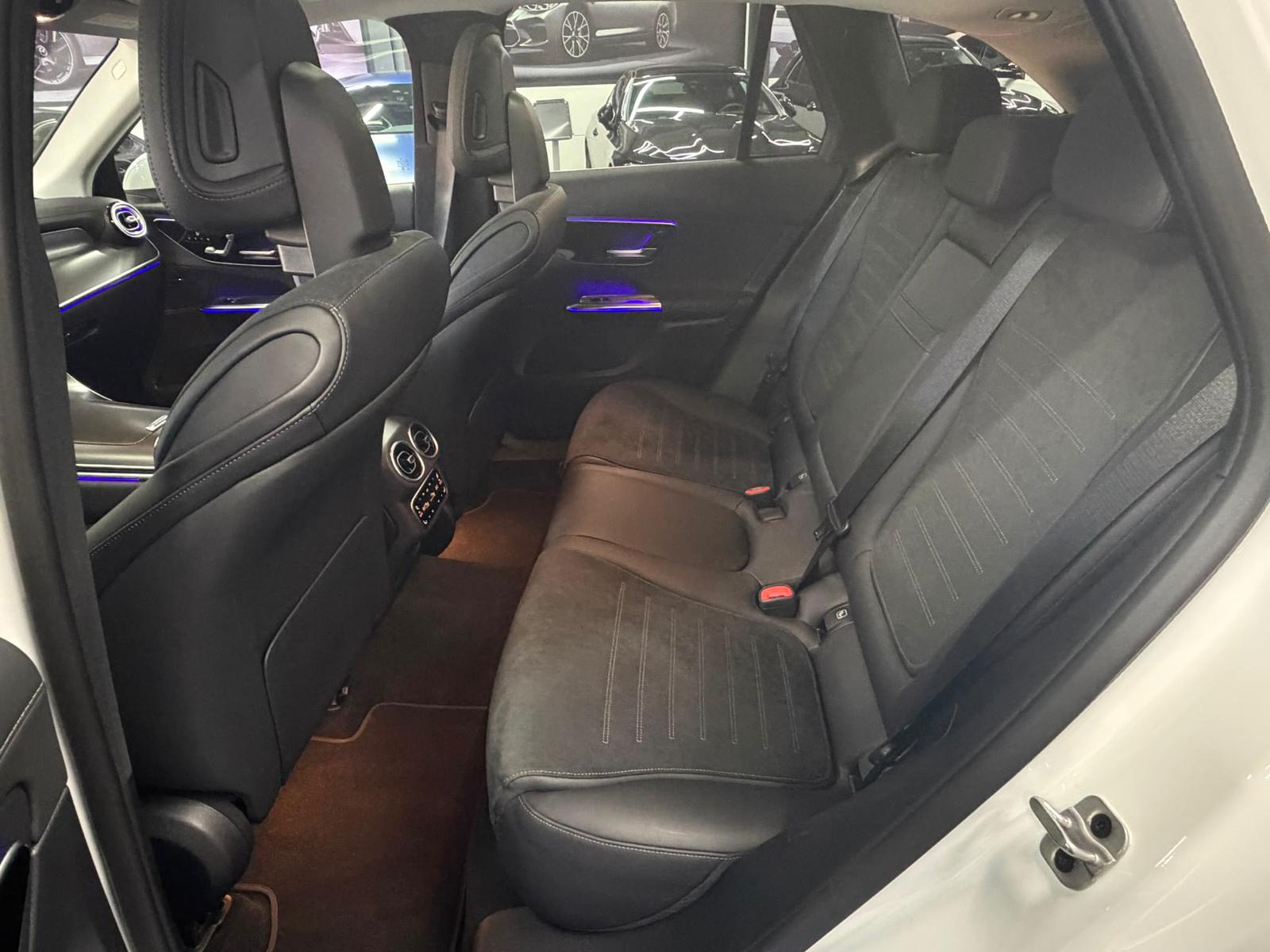 MERCEDES-BENZ GLC 300 AMG Line | AHK |AIRMATIC | Hinterachslenkung | DISTRONIC | 360° Kamera | KEYLESS-GO | Panoramadach-image-12