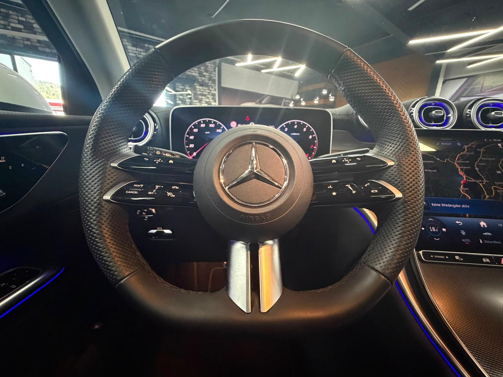 MERCEDES-BENZ GLC 300 AMG Line | AHK |AIRMATIC | Hinterachslenkung | DISTRONIC | 360° Kamera | KEYLESS-GO | Panoramadach-image-17