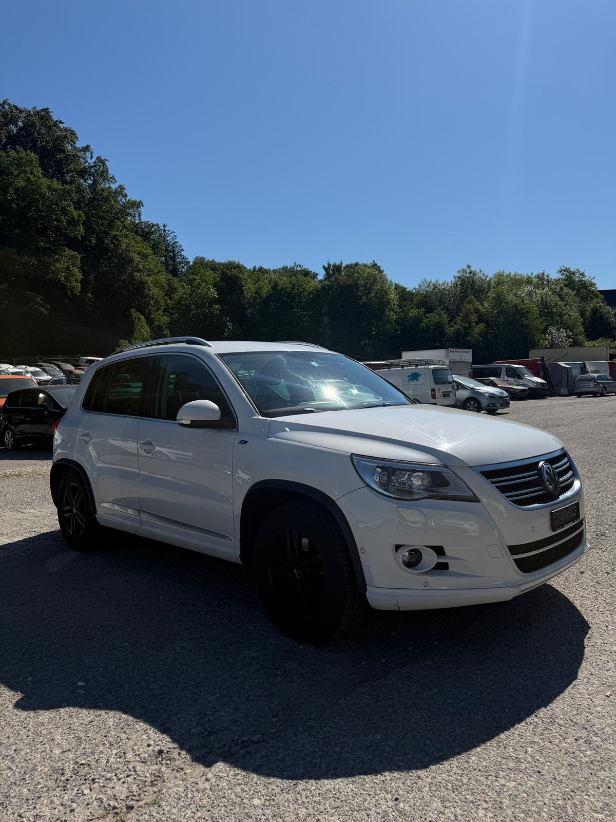 VW Tiguan 2.0 TDI R-Line Sport&Style-image-2