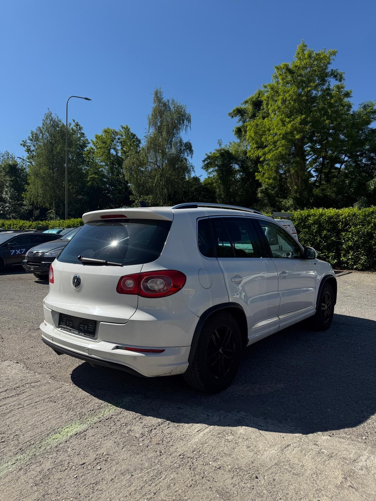 VW Tiguan 2.0 TDI R-Line Sport&Style-image-3