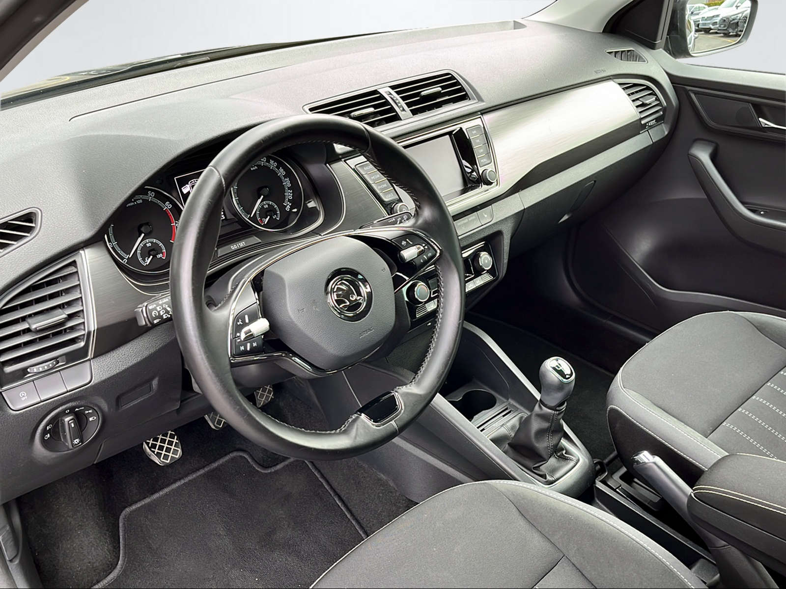 SKODA Fabia 1.0 TSI Style-image-10