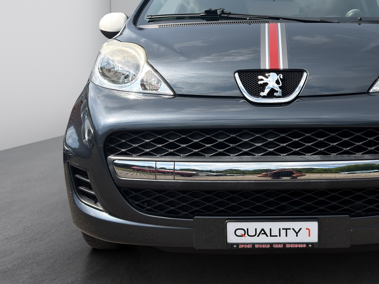 PEUGEOT 107 1.0 Swiss Edition-image-6