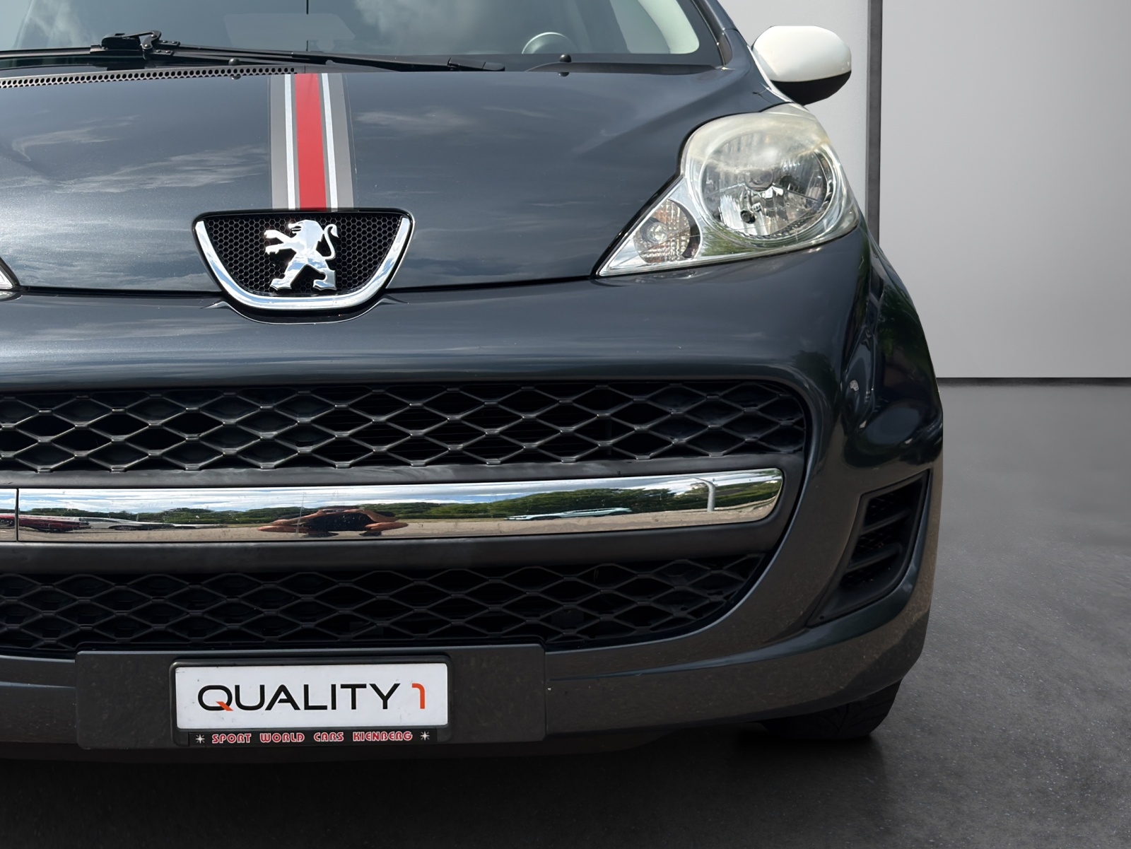 PEUGEOT 107 1.0 Swiss Edition-image-7