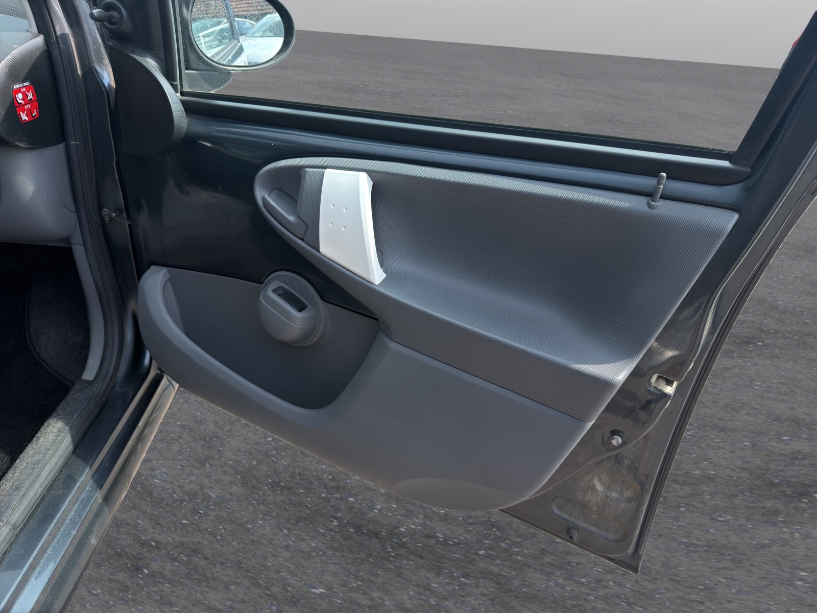 PEUGEOT 107 1.0 Swiss Edition-image-21