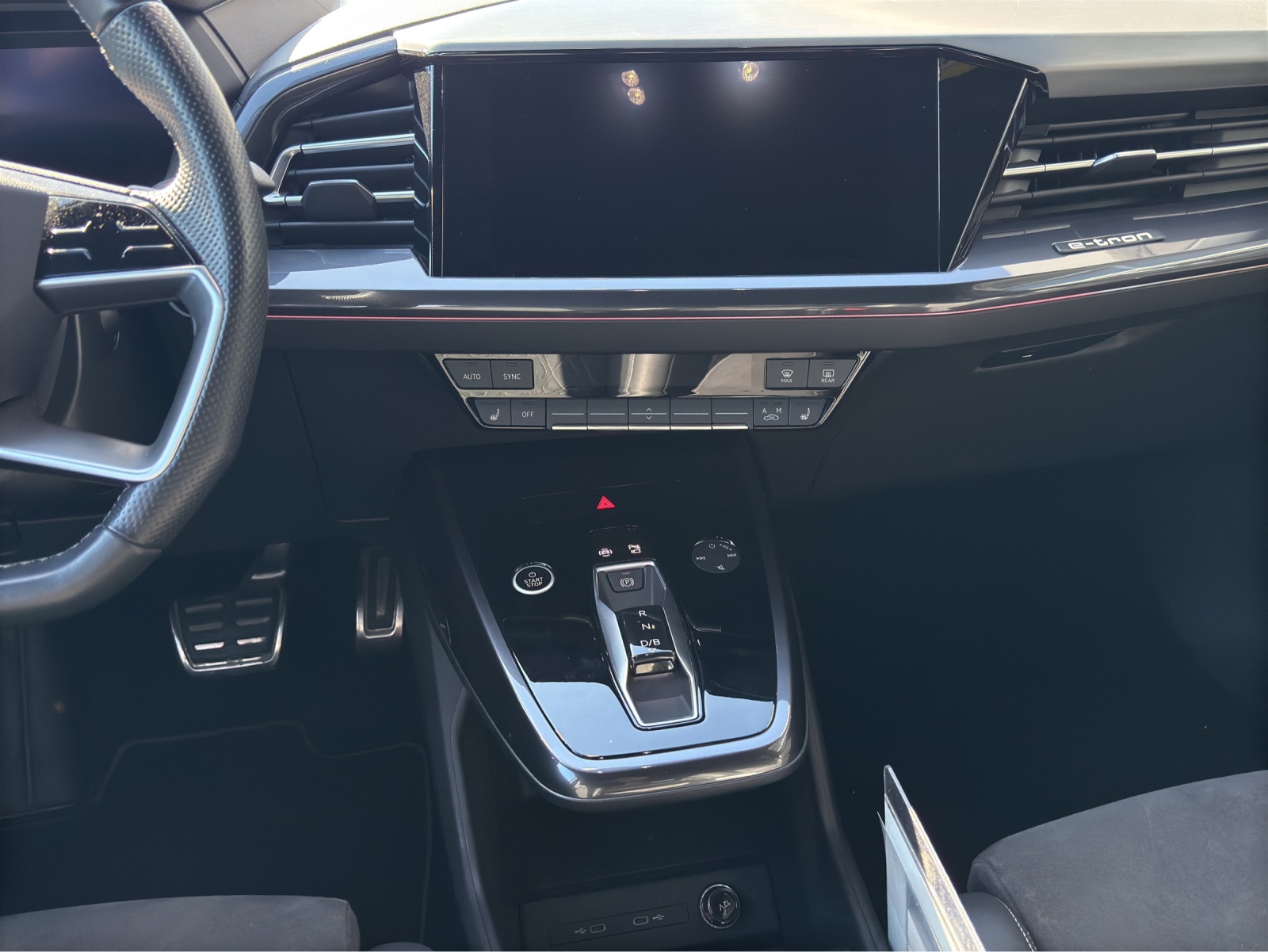 AUDI Q4 e-tron 40-image-11