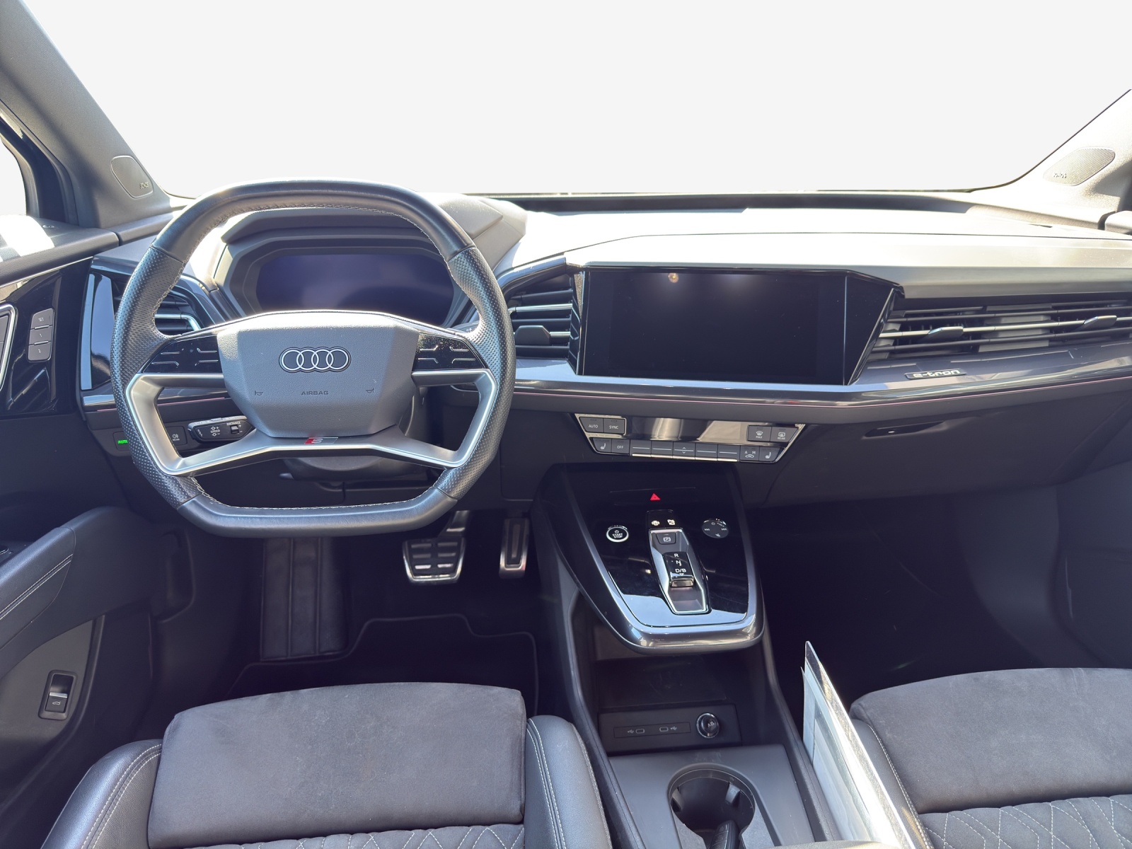 AUDI Q4 e-tron 40-image-9