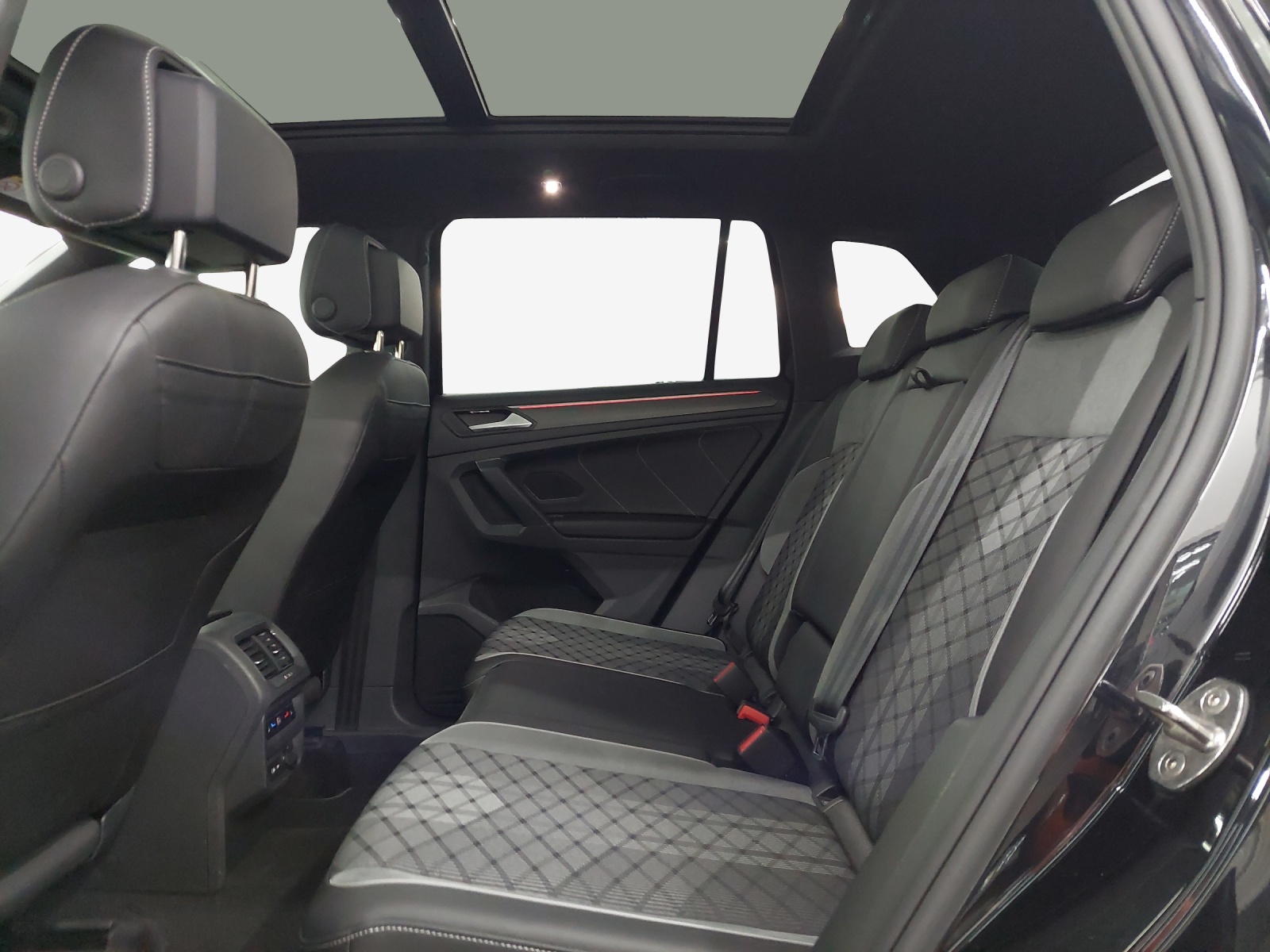 VW Tiguan 1.4TSI PHEV Selection DSG-image-11