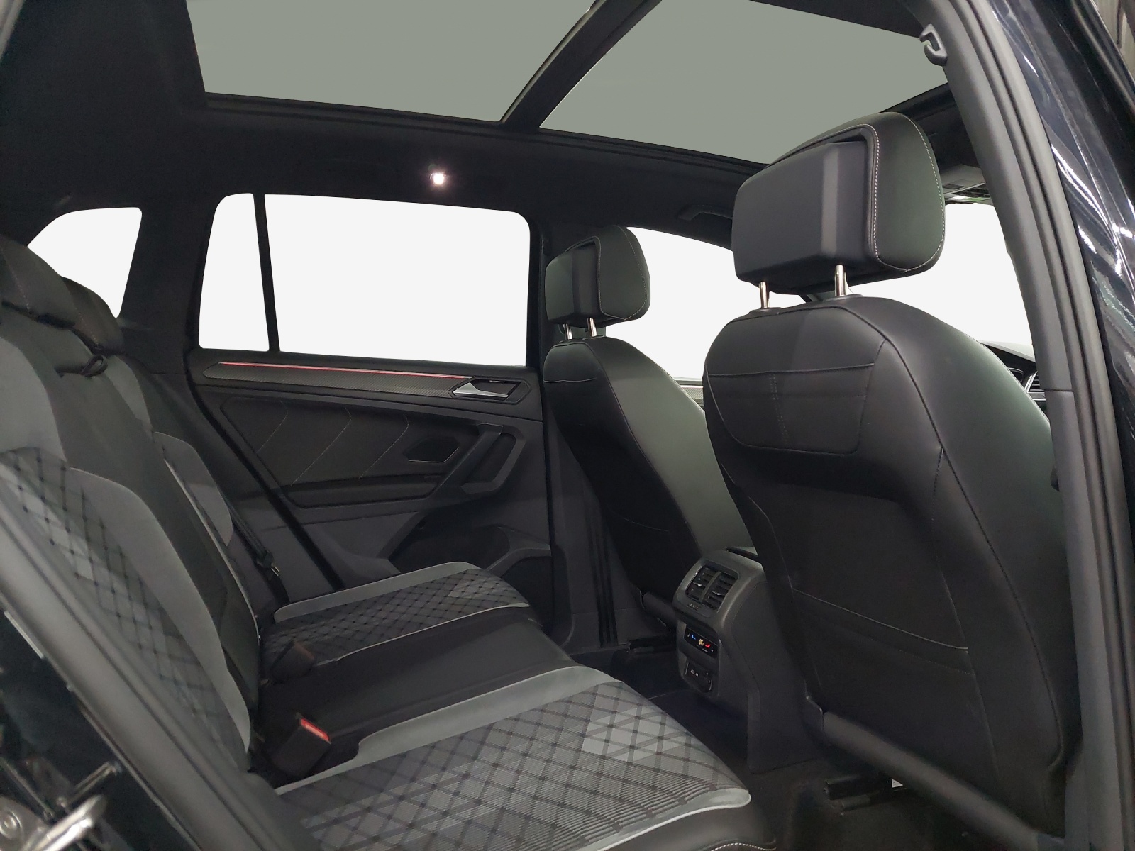 VW Tiguan 1.4TSI PHEV Selection DSG-image-13