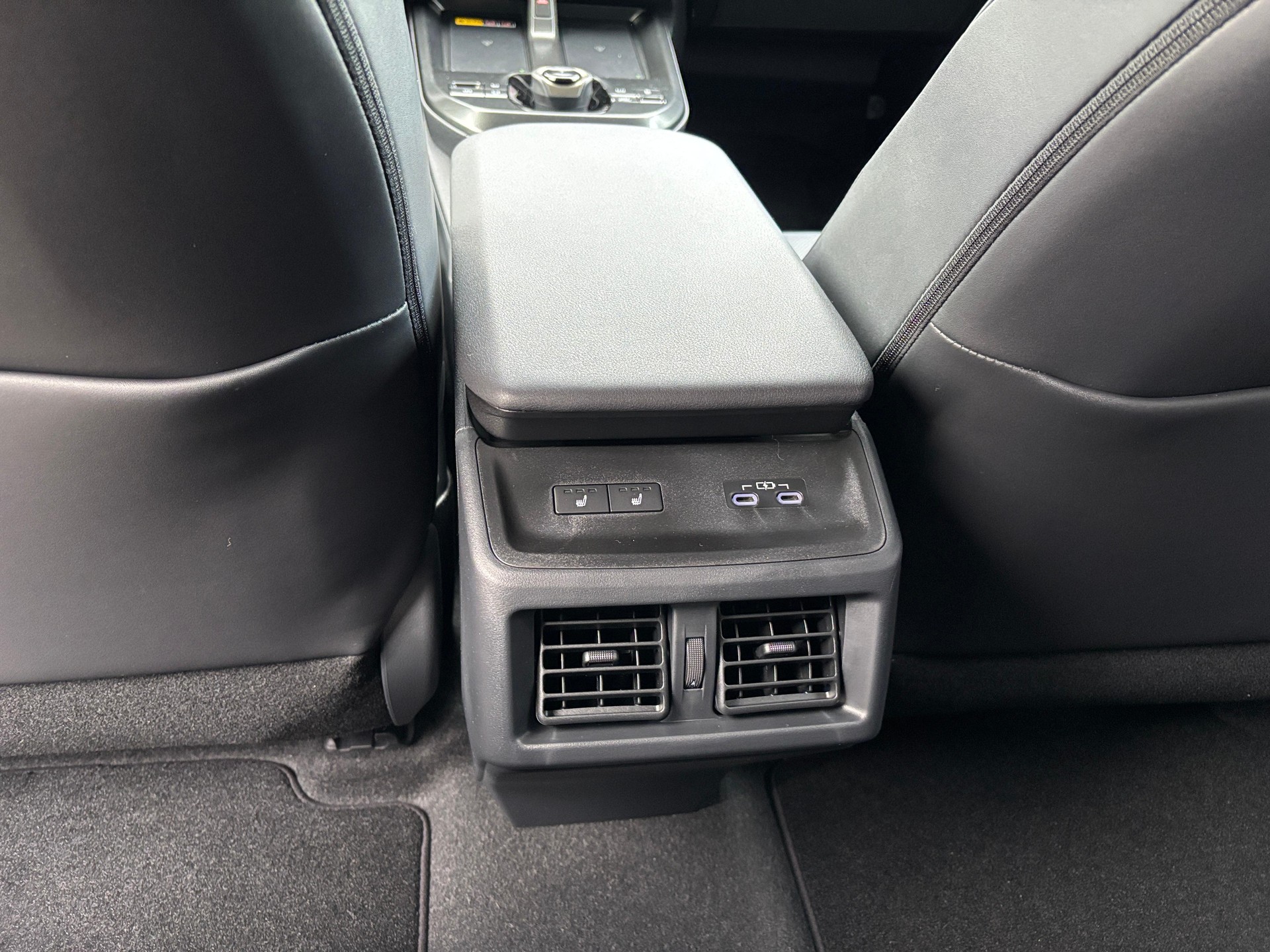 TOYOTA bZ4X Premium AWD-image-8