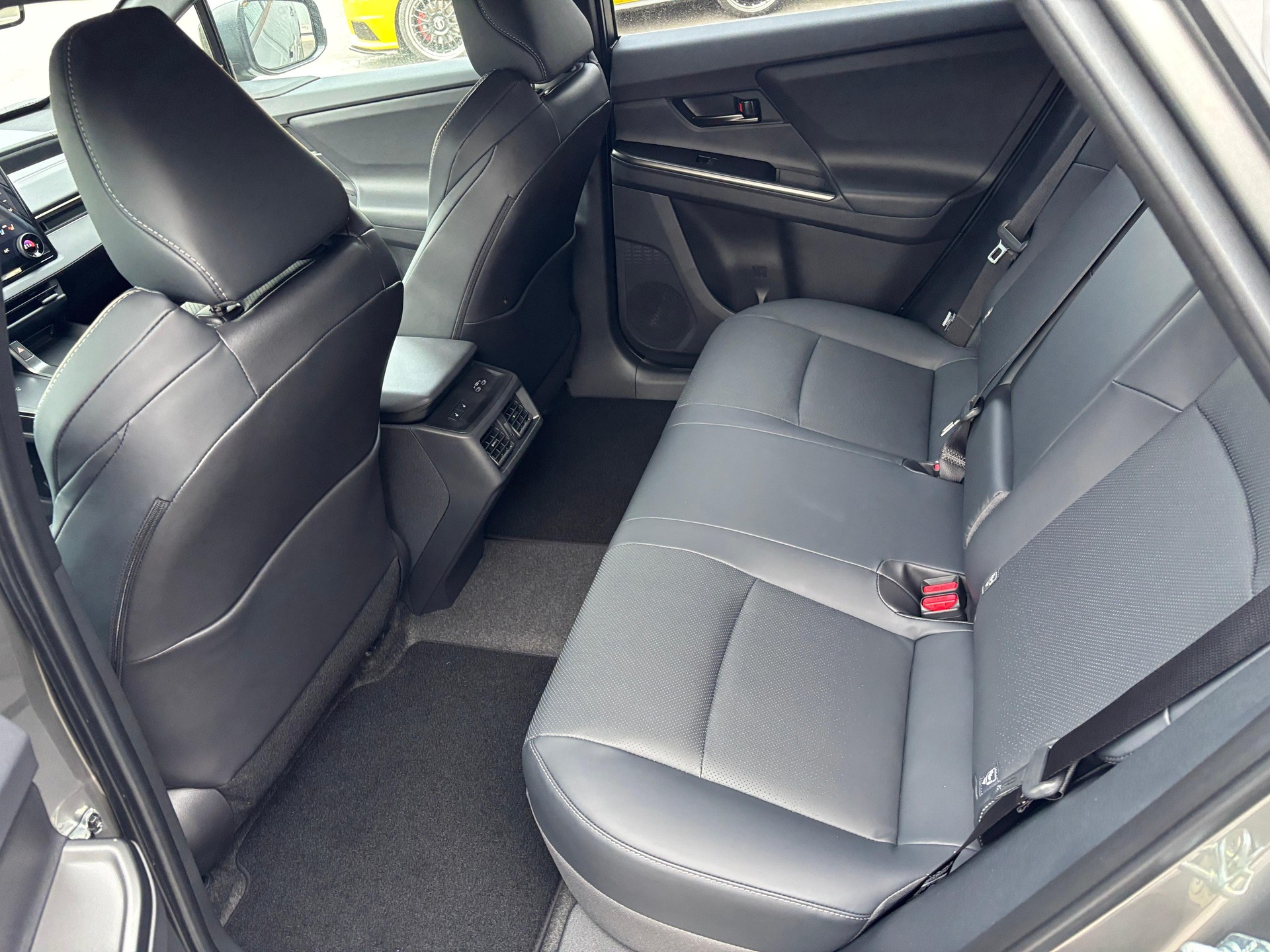TOYOTA bZ4X Premium AWD-image-6