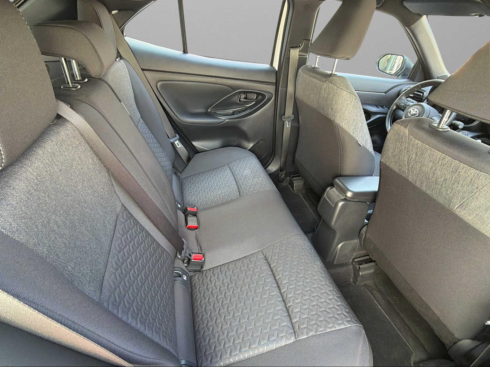 TOYOTA Yaris Cross 1.5 VVT-i HSD Trend AWD-i-image-8