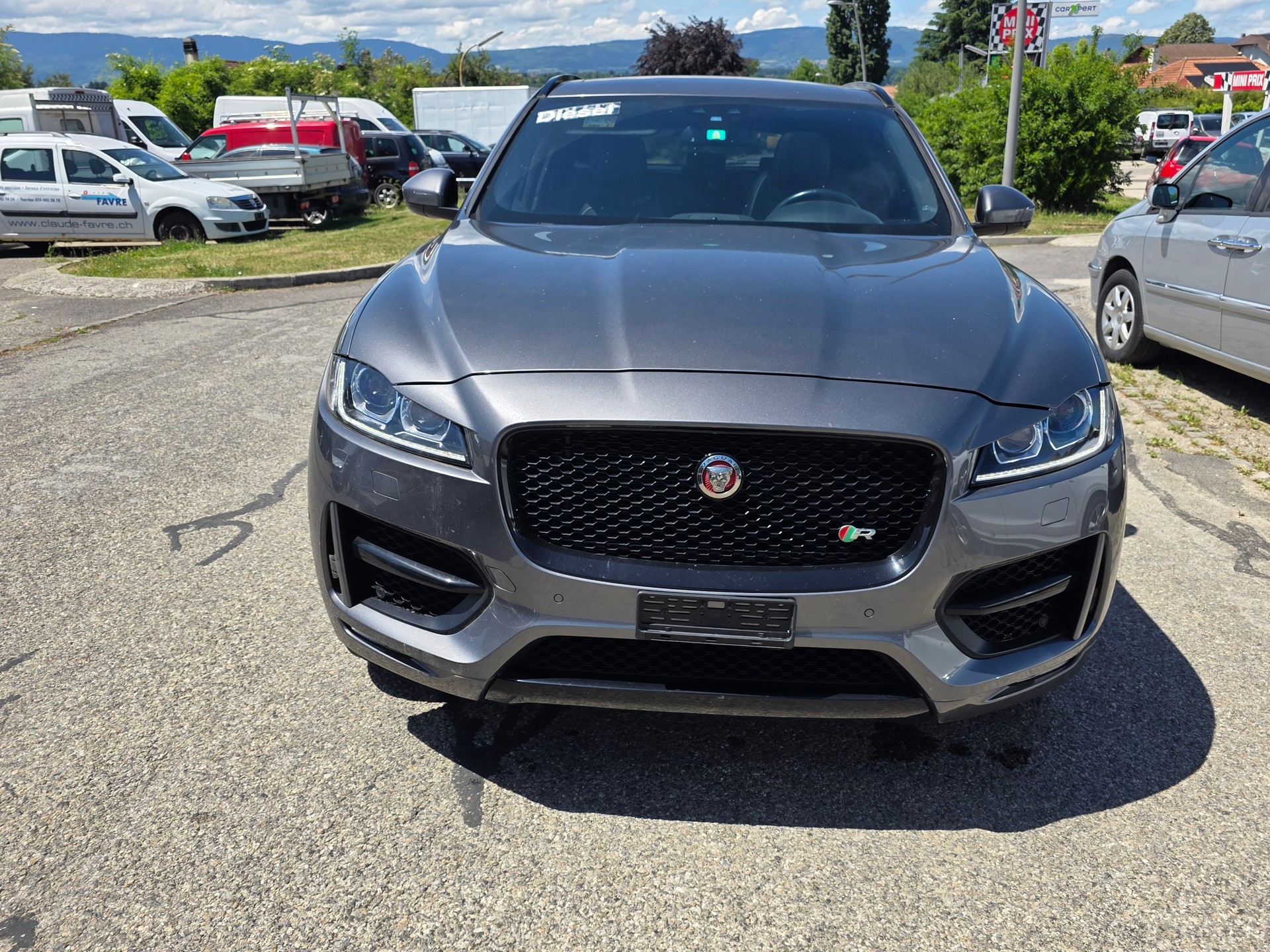 JAGUAR F-Pace 2.0d R-Sport Automatik-image-4