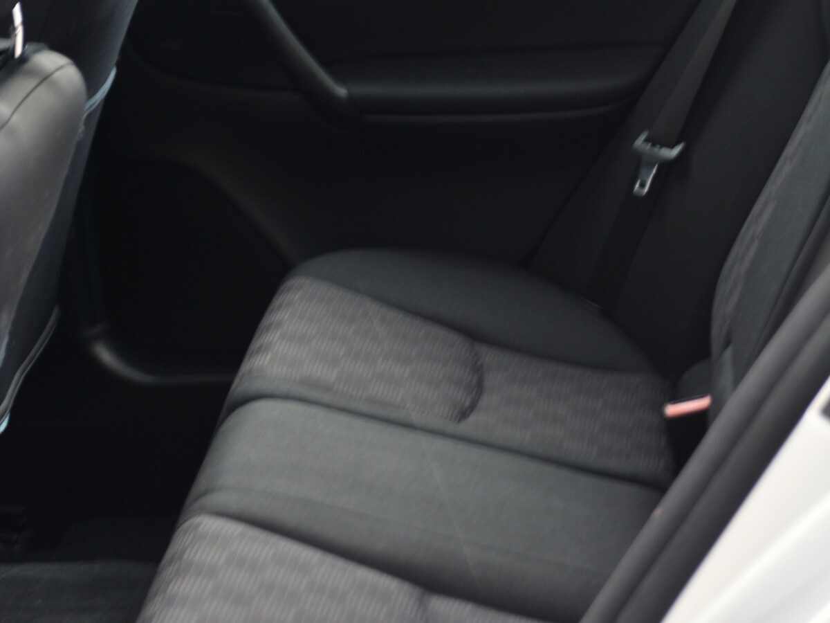 MERCEDES-BENZ C 240 Elégance 4Matic Automatic-image-10