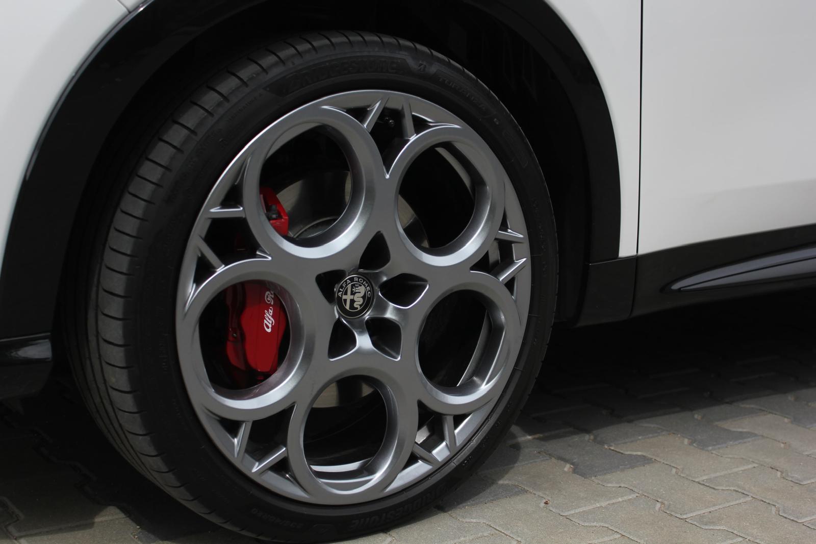 ALFA ROMEO Tonale 1.5 48V Hybrid Veloce-image-5