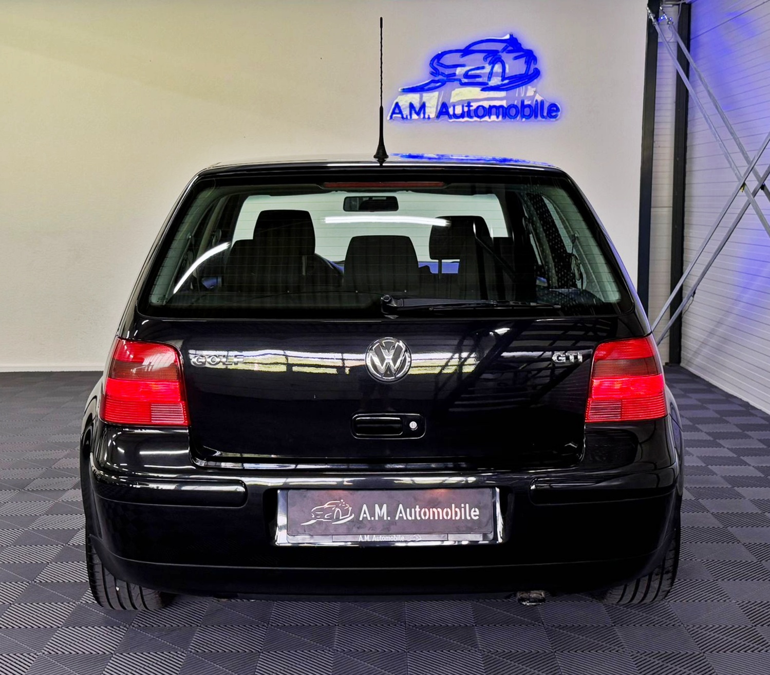 VW Golf 1.8 T GTI-image-6