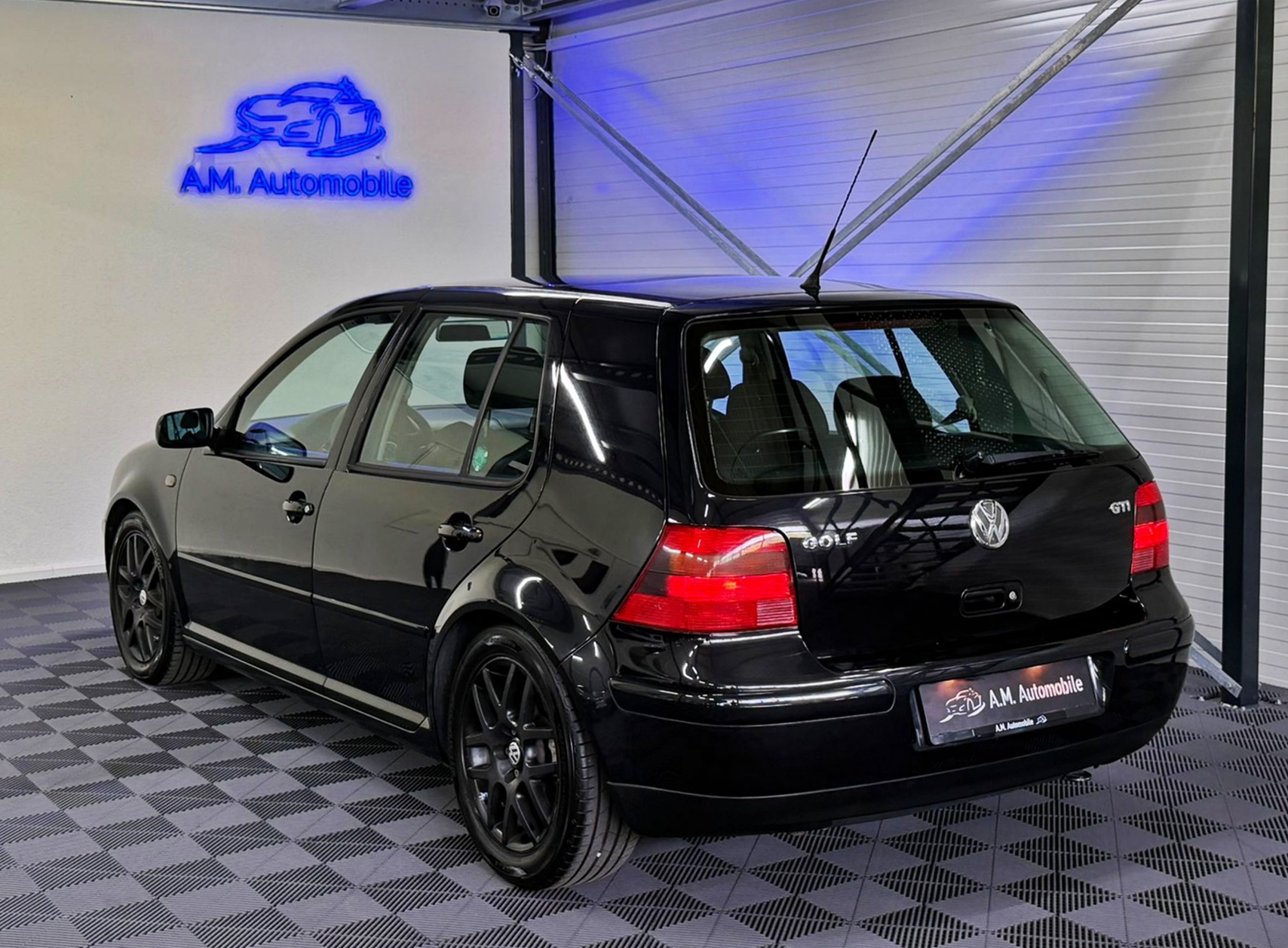 VW Golf 1.8 T GTI-image-5