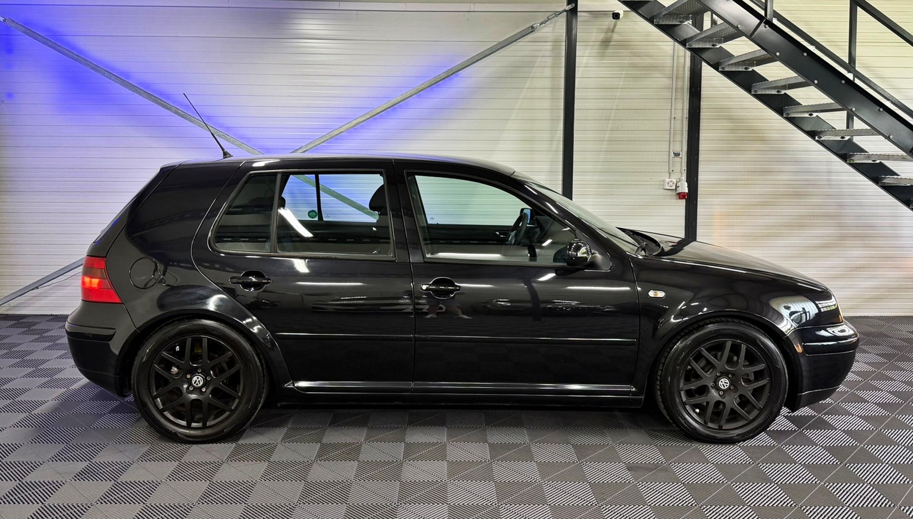 VW Golf 1.8 T GTI-image-3