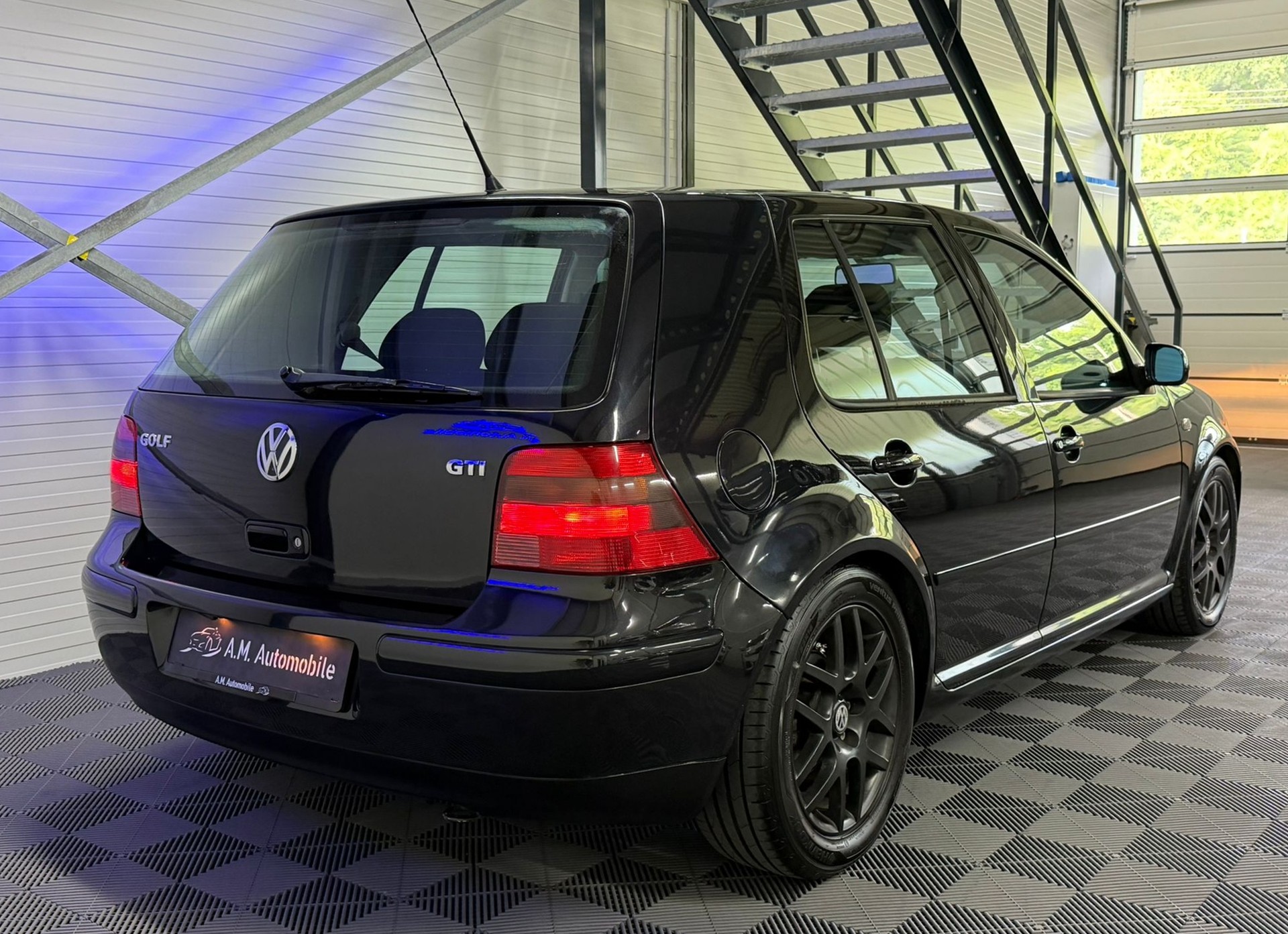 VW Golf 1.8 T GTI-image-4