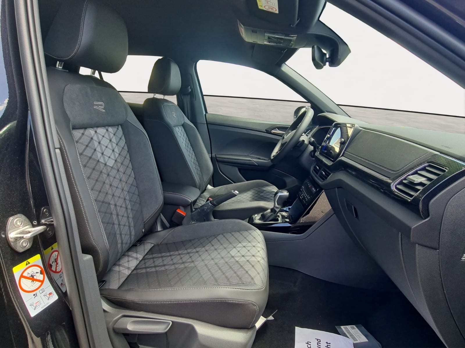 VW T-Cross 1.5 TSI EVO ACT R-Line DSG-image-13