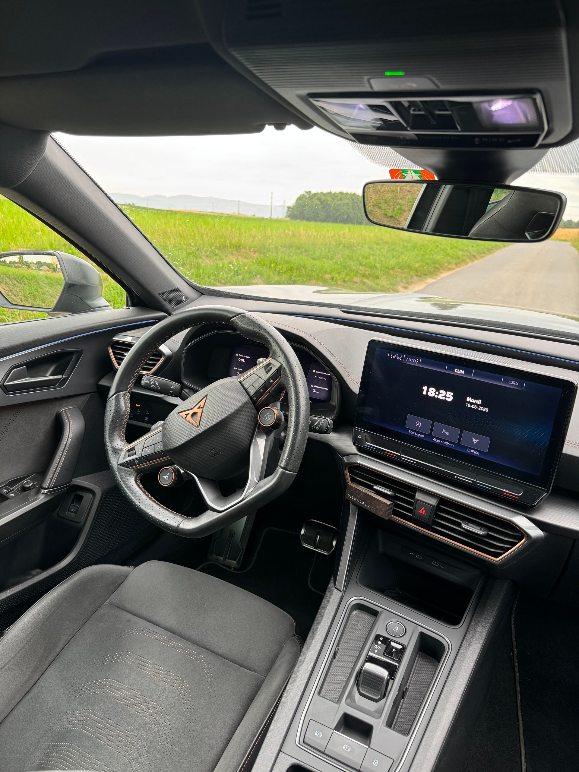 CUPRA 2.0 TSI VZ Tribe Edition DSG-image-2