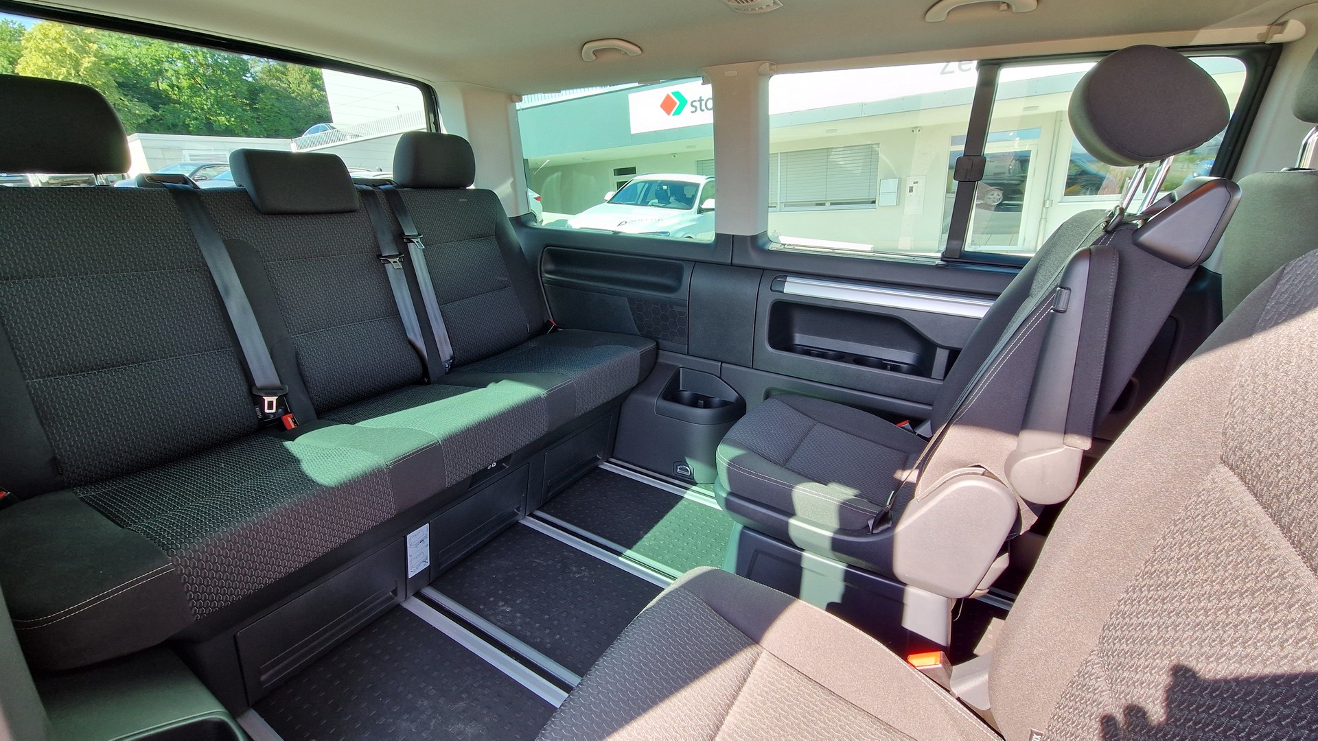 VW T6 Multivan 2.0 TDI Trendline Liberty DSG-image-12