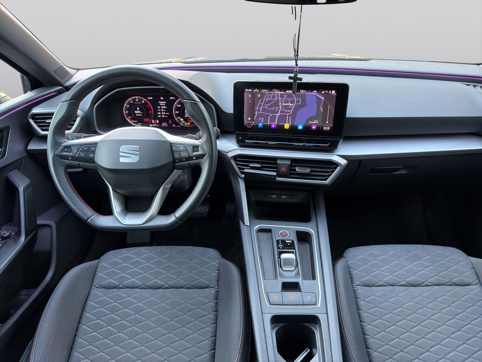 SEAT Leon ST 1.5 eTSI mHEV DSG FR-image-11