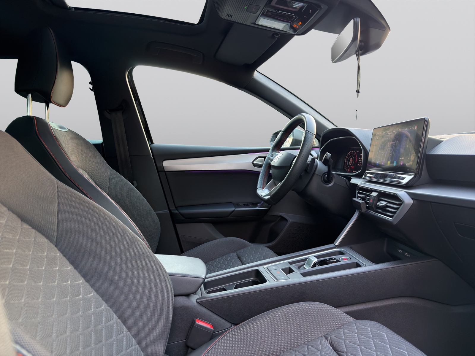 SEAT Leon ST 1.5 eTSI mHEV DSG FR-image-1