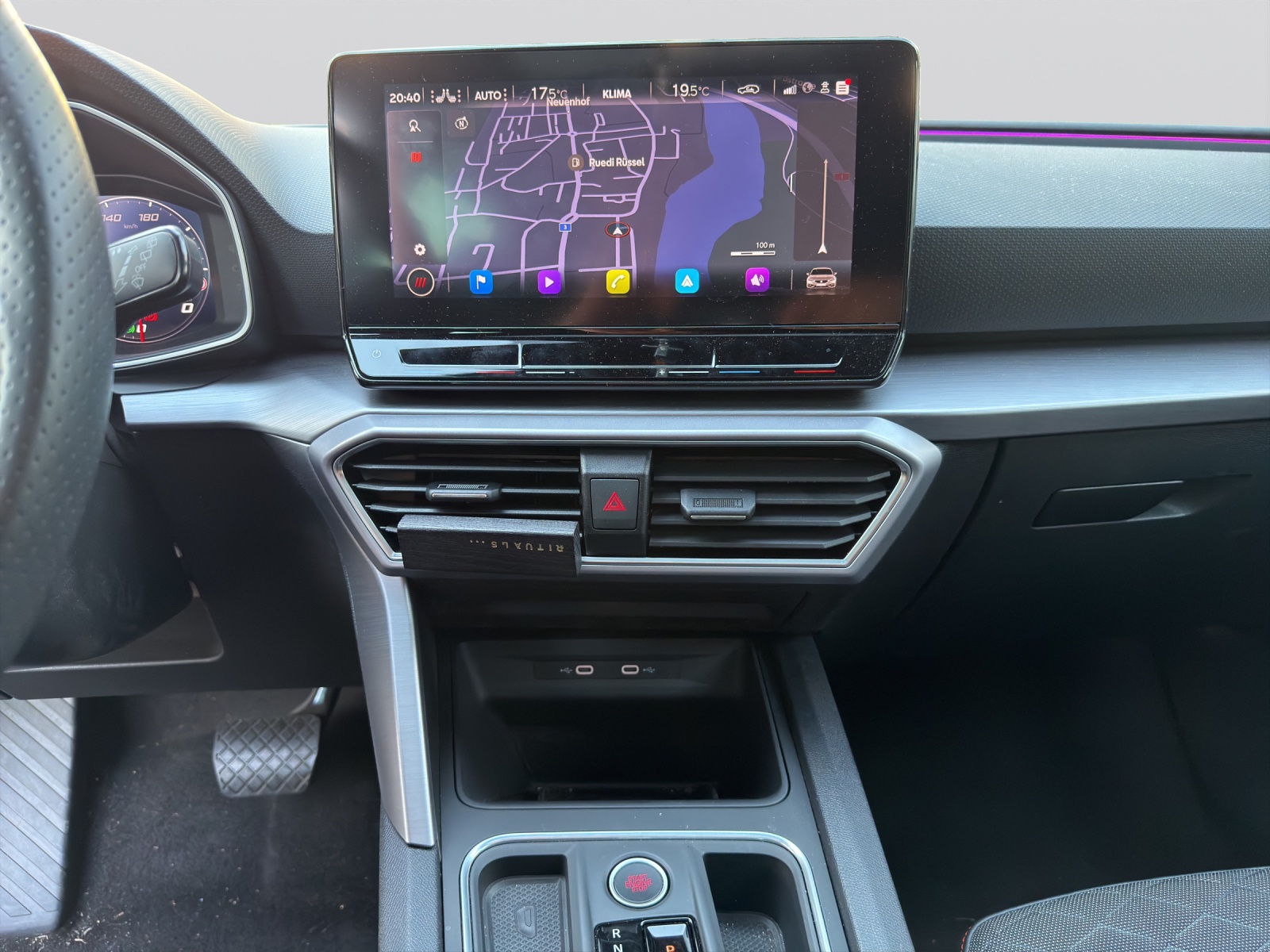 SEAT Leon ST 1.5 eTSI mHEV DSG FR-image-15