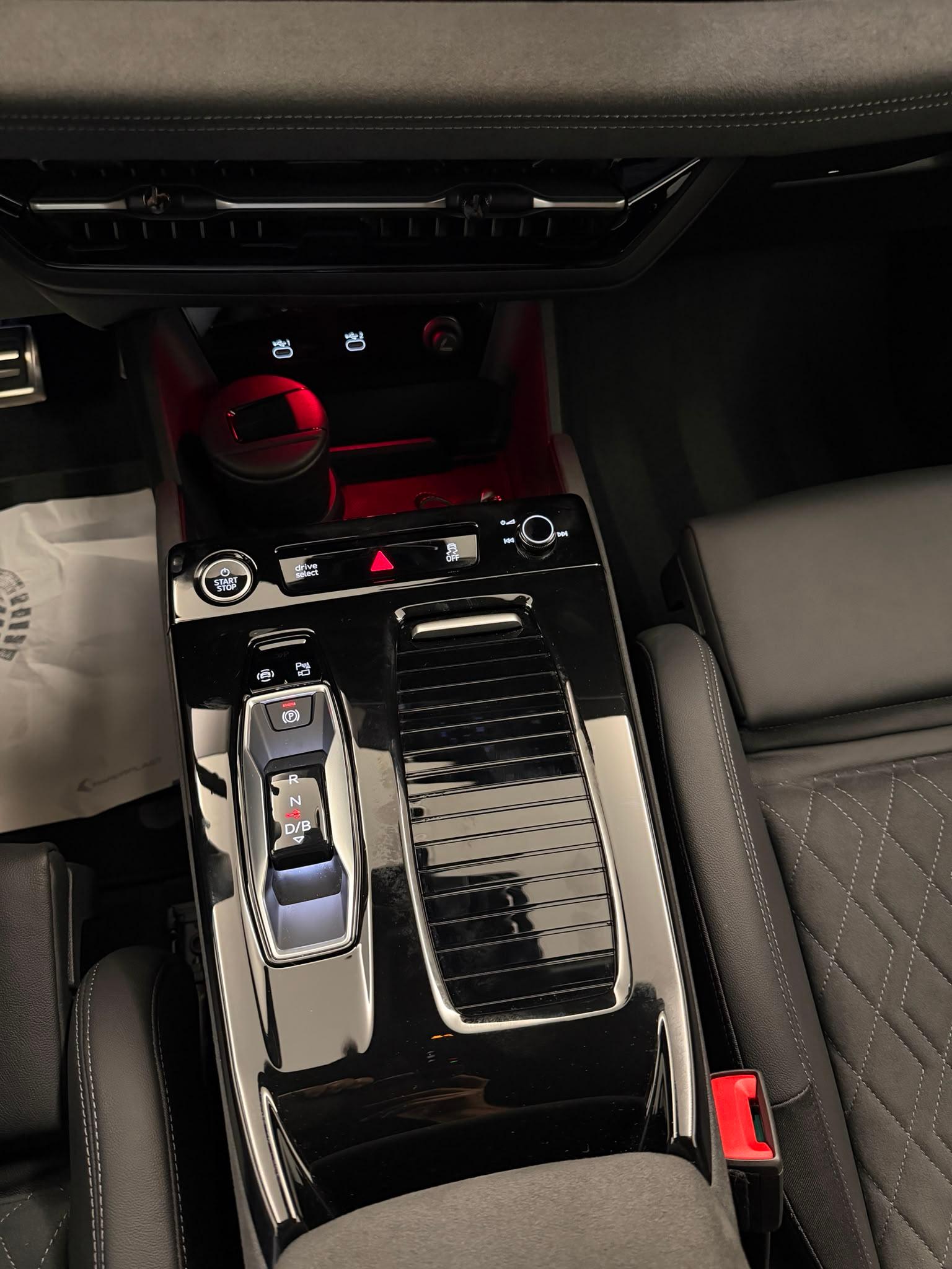 AUDI Q6 e-tron quattro-image-21