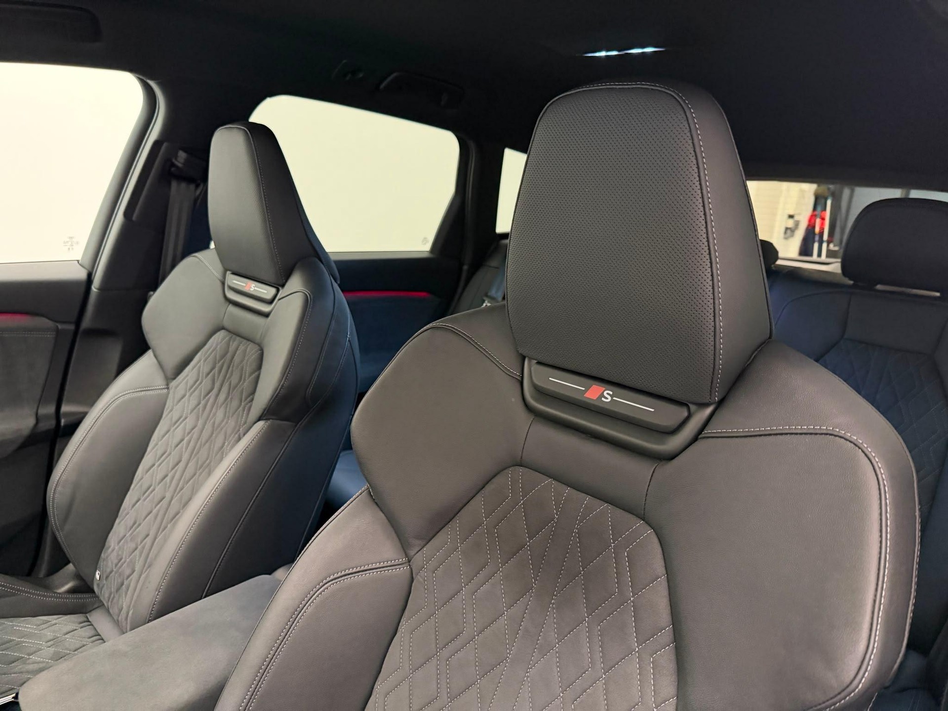 AUDI Q6 e-tron quattro-image-14