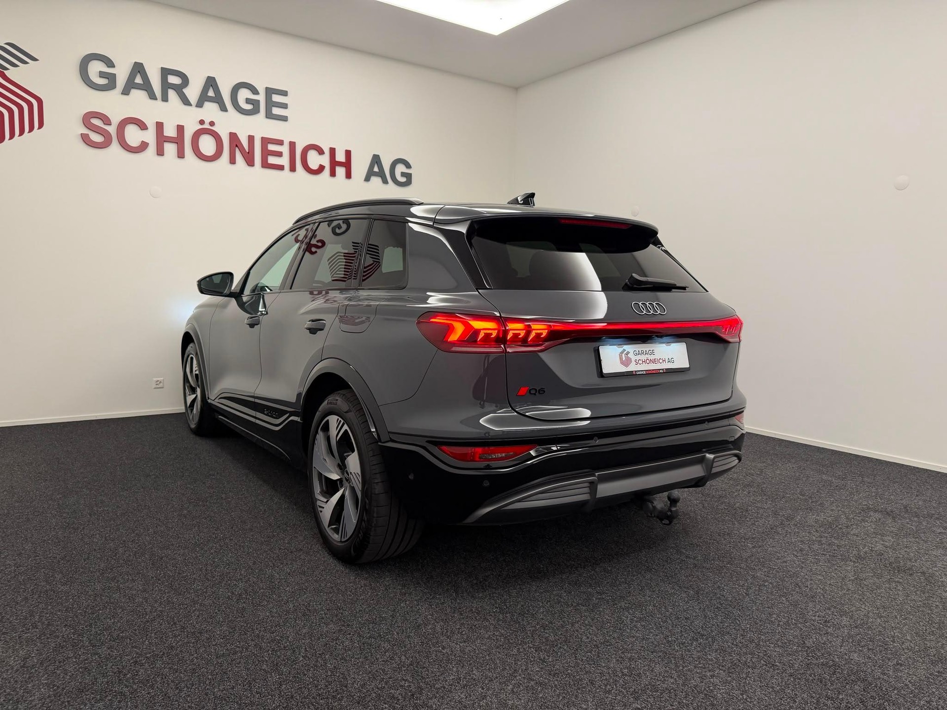 AUDI Q6 e-tron quattro-image-6