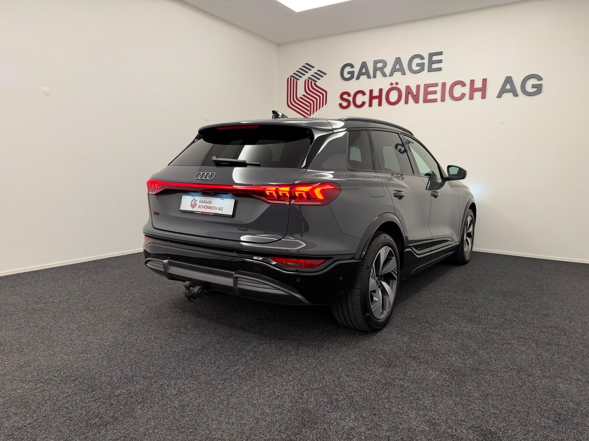 AUDI Q6 e-tron quattro-image-4