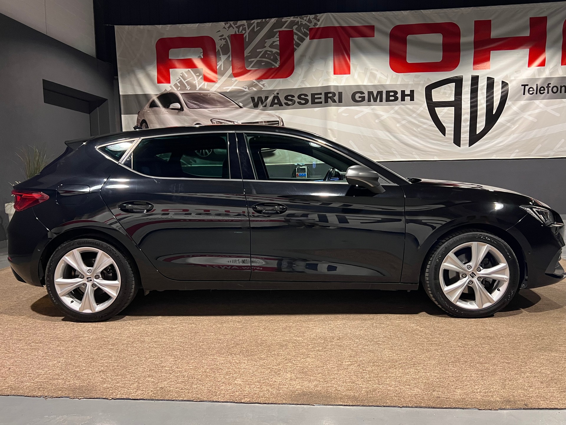 SEAT Leon 1.5 Eco TSI Hola FR-image-1