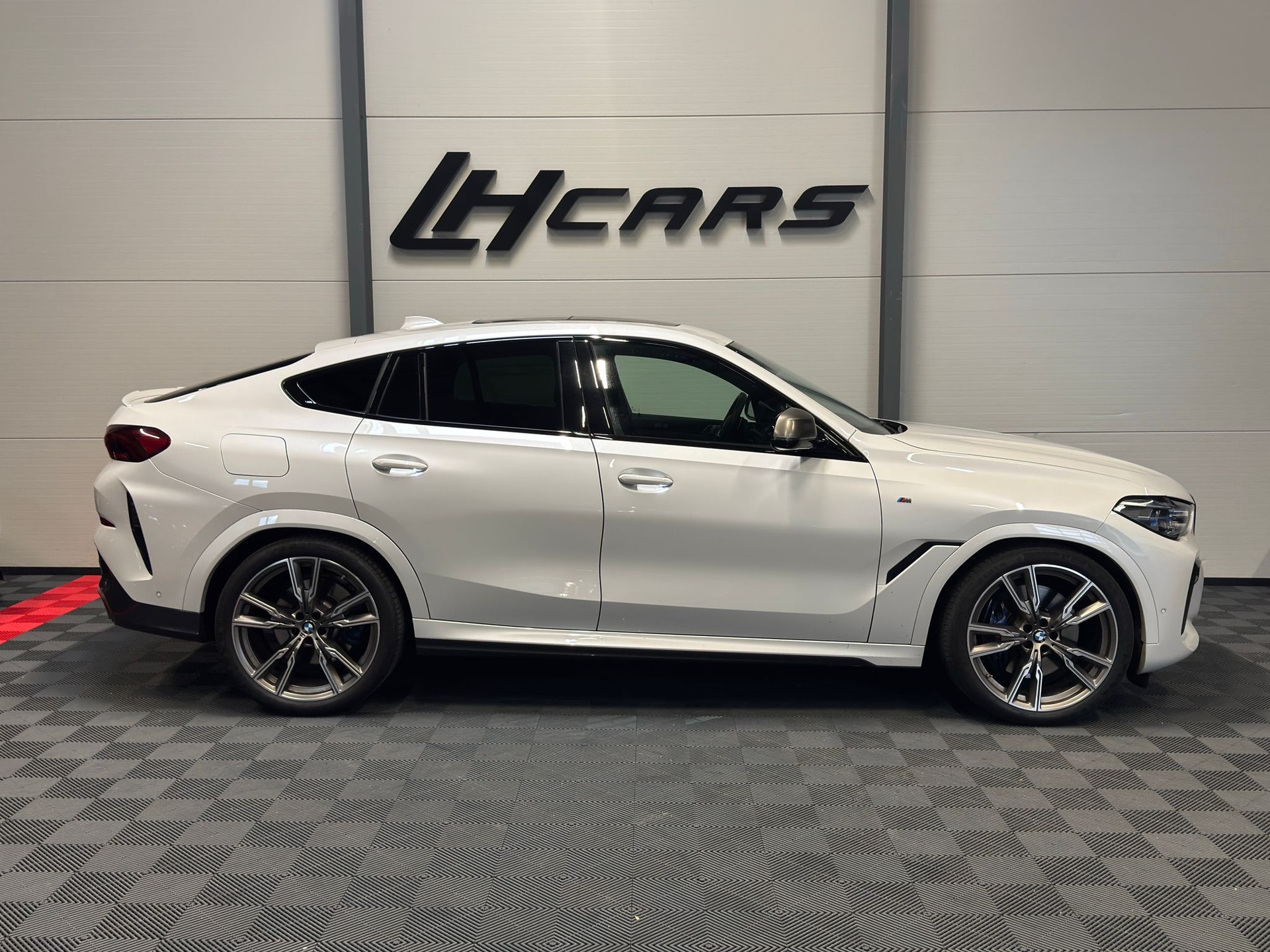 BMW X6 M50d-image-4