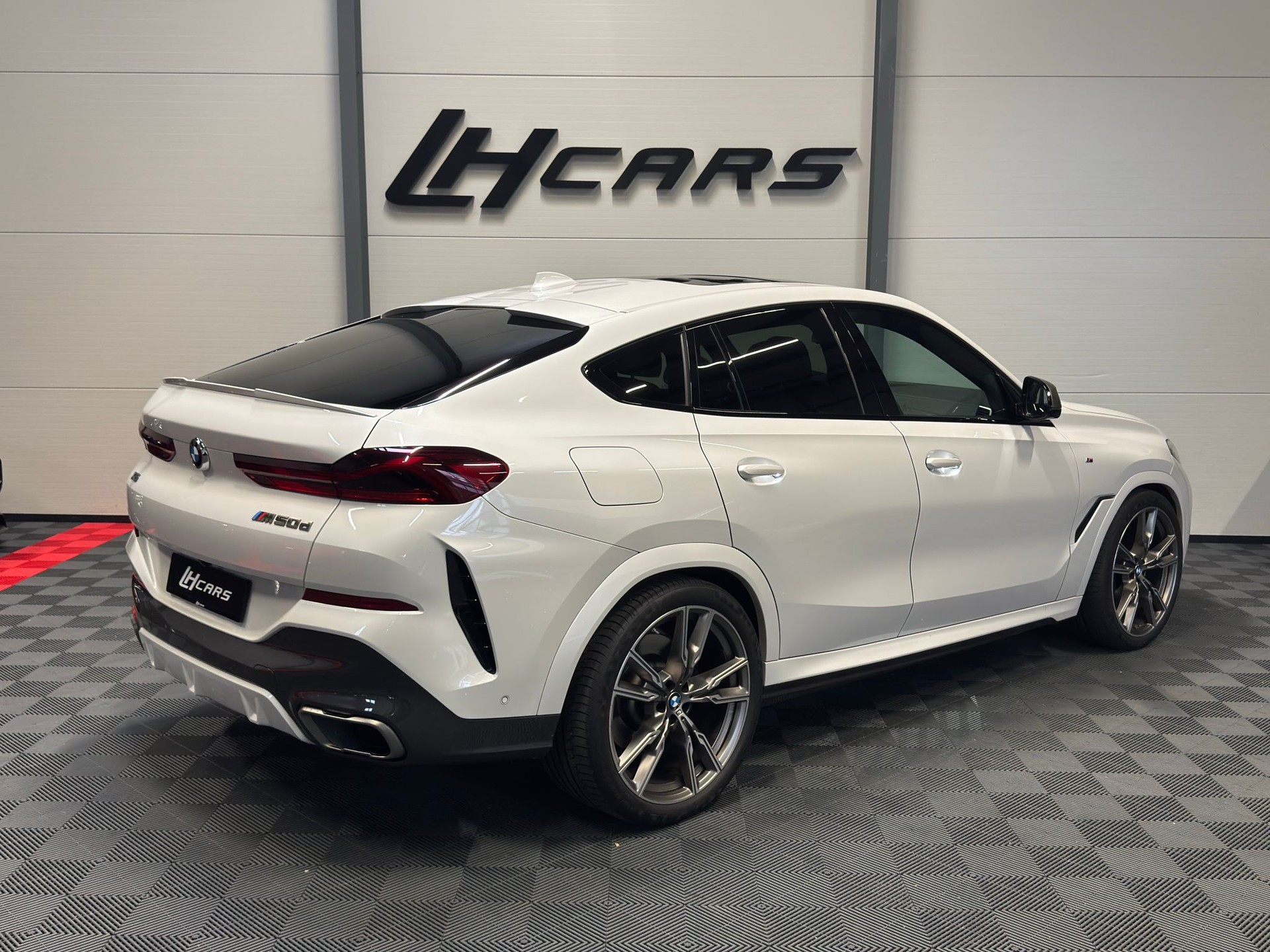 BMW X6 M50d-image-3