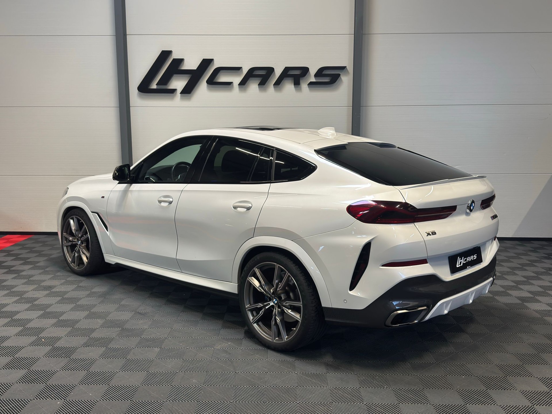 BMW X6 M50d-image-2