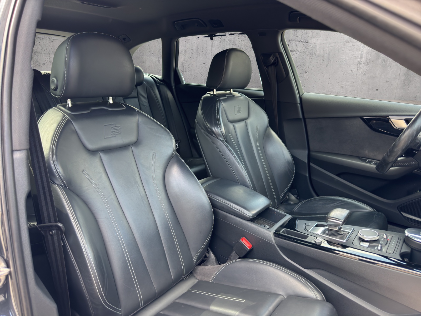 AUDI A4 Avant 3.0 TDI Sport quattro S-Line-image-13