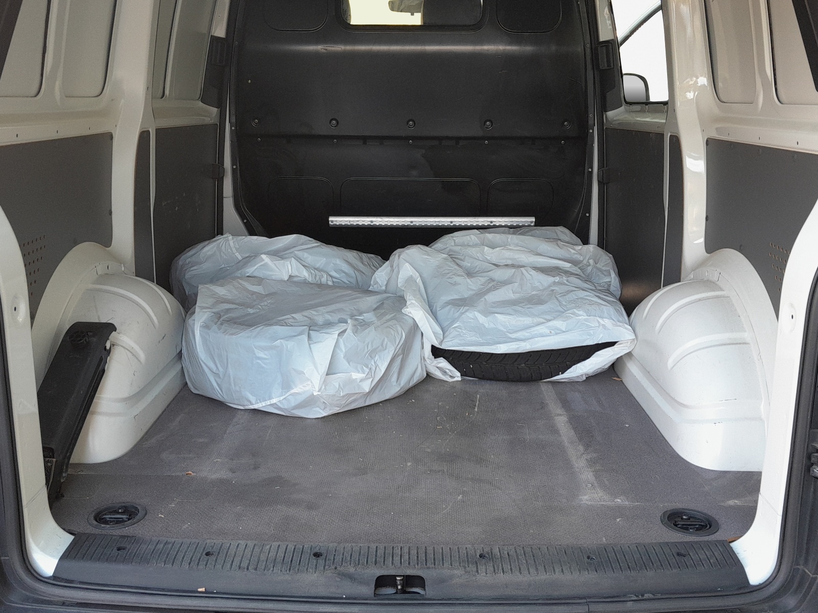 VW T6.1 2.0 TDI-image-12