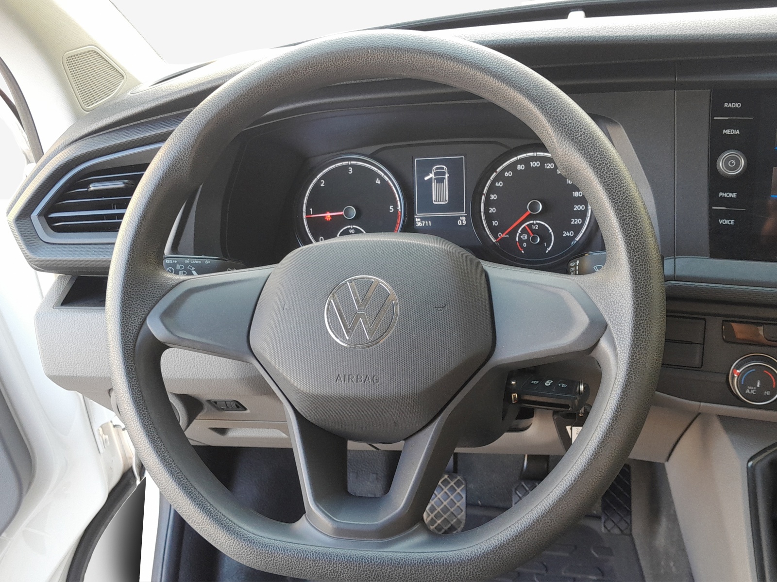 VW T6.1 2.0 TDI-image-9