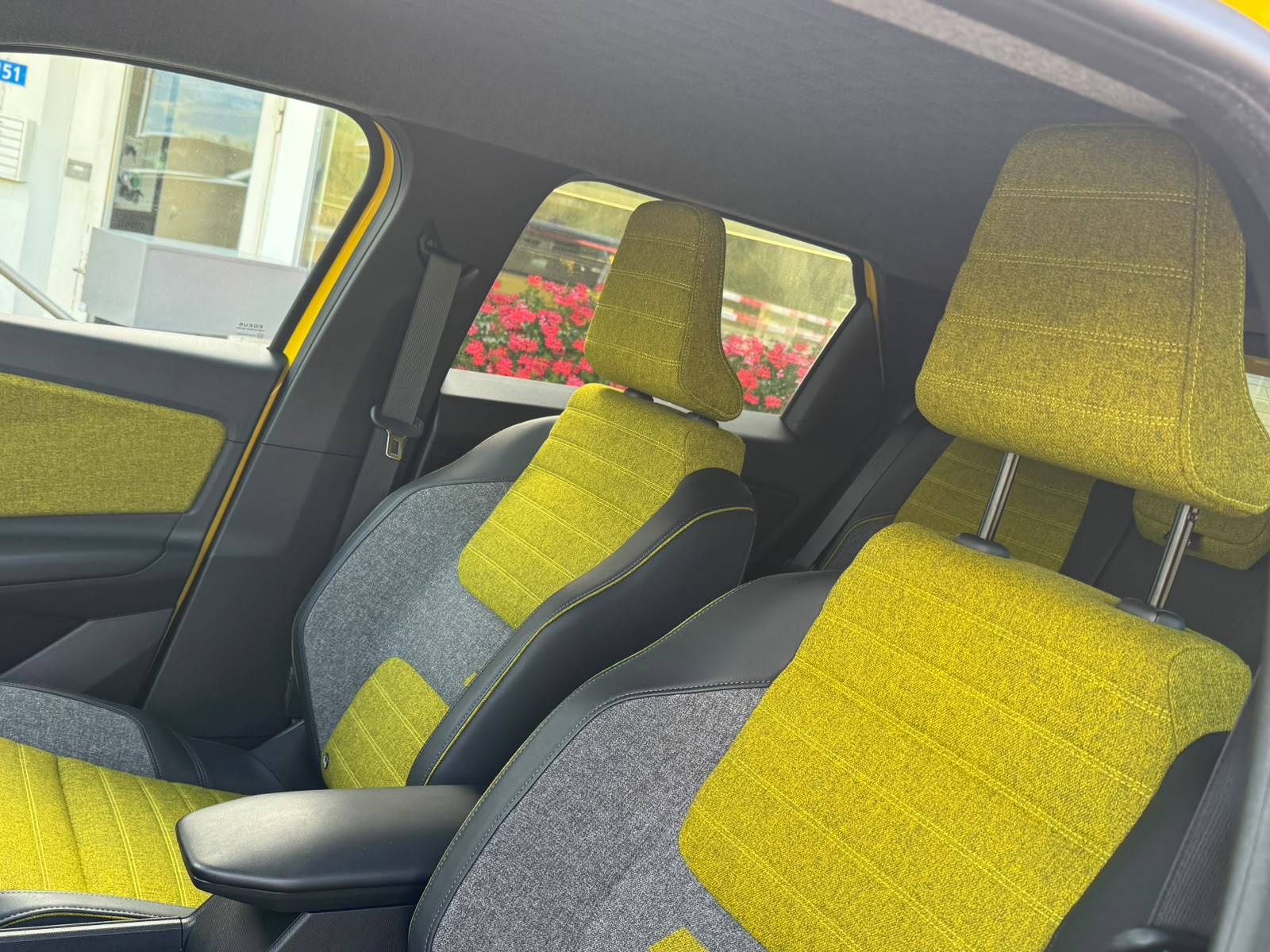 RENAULT R5 E-Tech Comfort Range iconic five-image-5